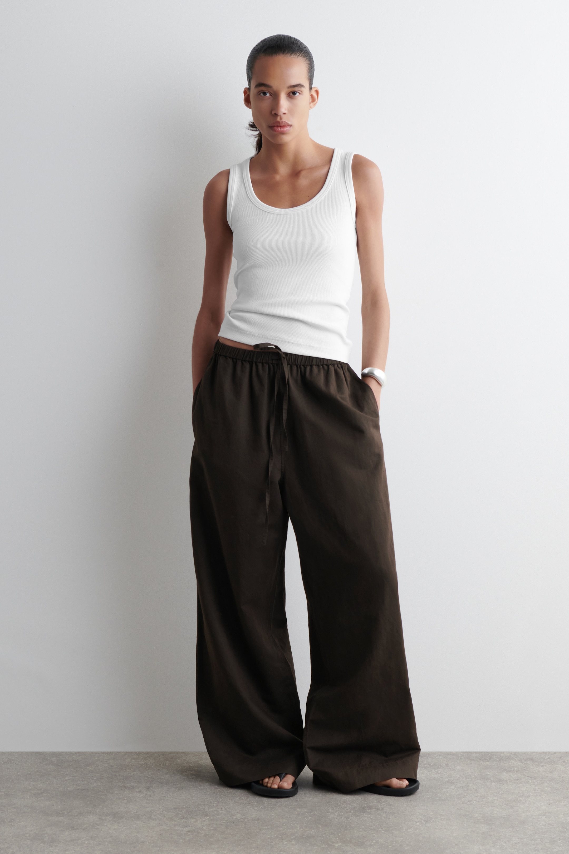 View larger image: RIBBED SCOOP-NECK TANK TOP - WHITE - Ladies | H&M GB 2