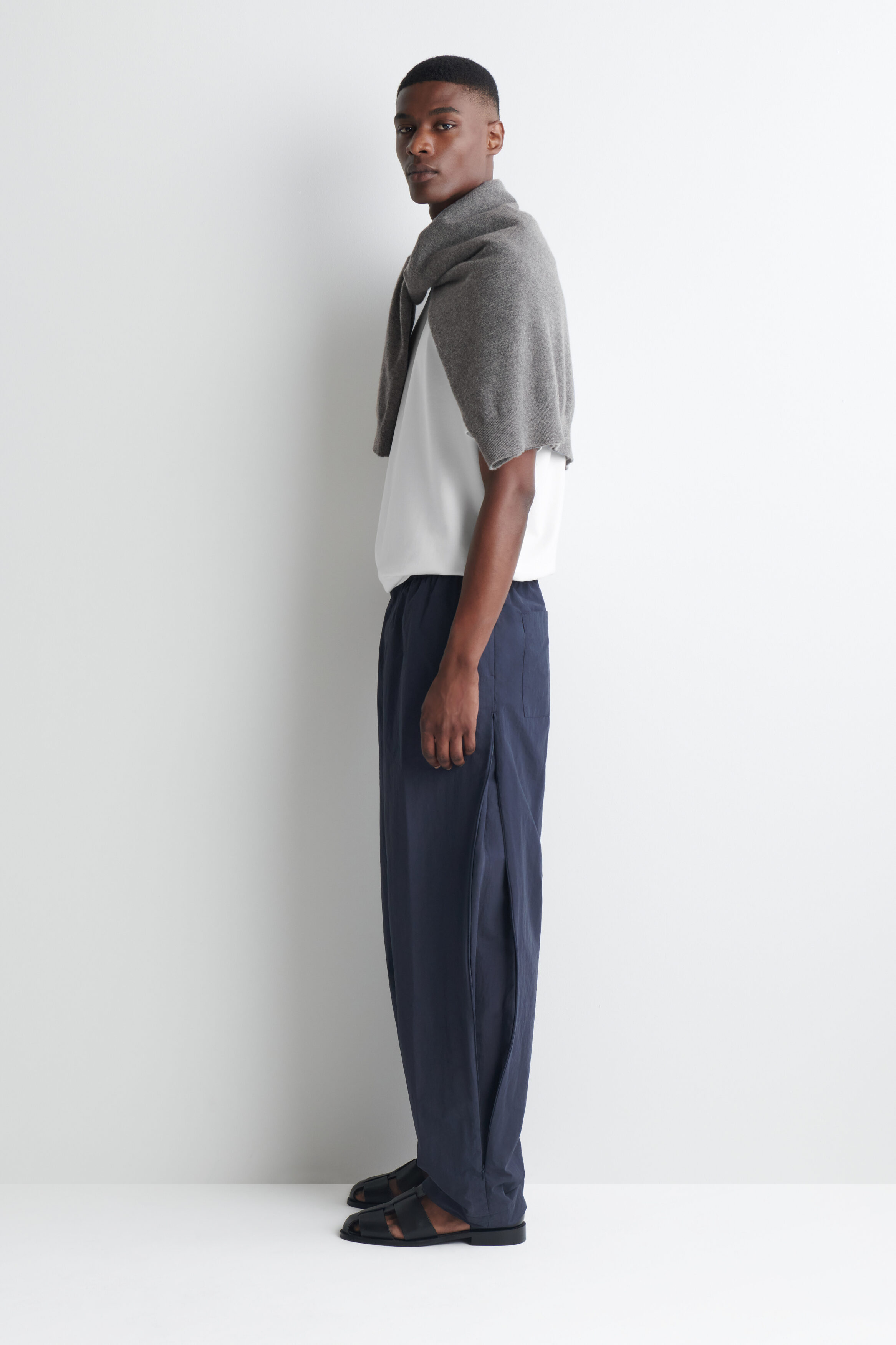 ZIP-DETAIL RELAXED-FIT STRAIGHT-LEG PANTS - thumbnail 4
