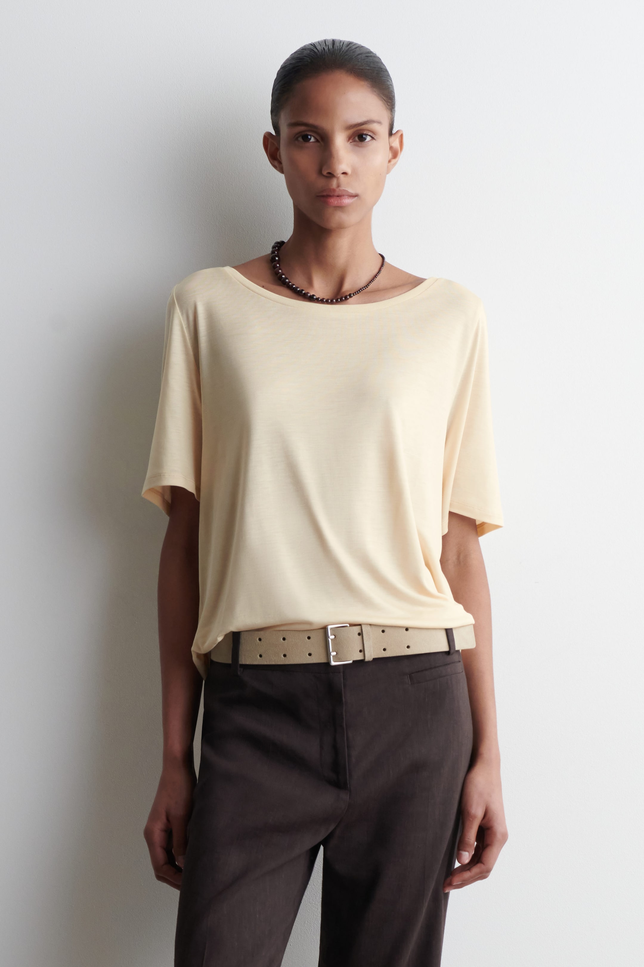RELAXED SCOOP-NECK T-SHIRT