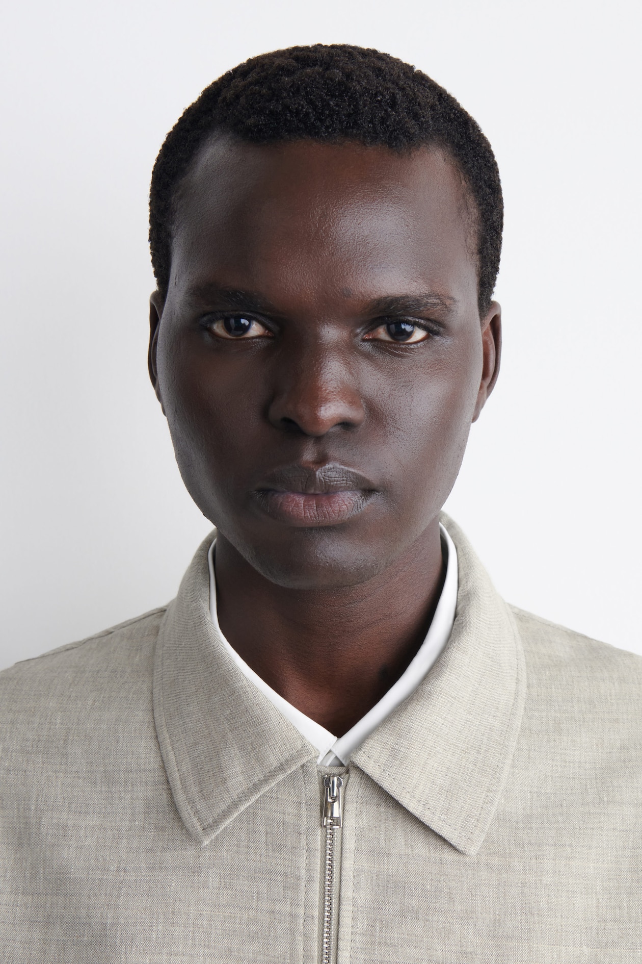 LINEN-WOOL SHORT-SLEEVED ZIP-UP SHIRT — STONE MÉLANGE