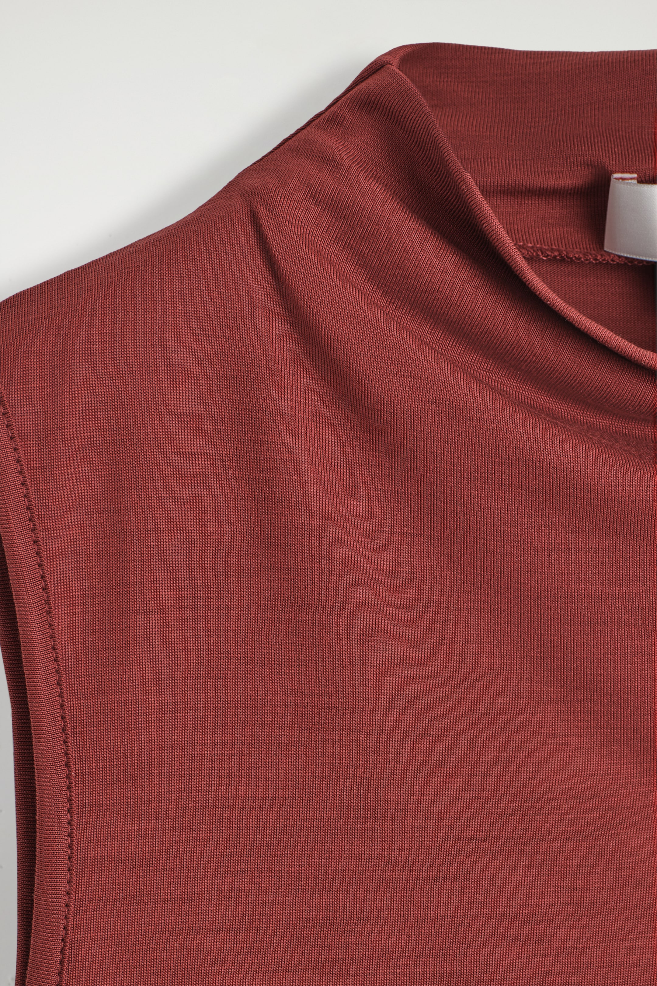 Visualizza immagine più grande: CANOTTA A COLLO ALTO DRAPPEGGIATO - ROSSO SCURO - DONNA | H&M IT 7