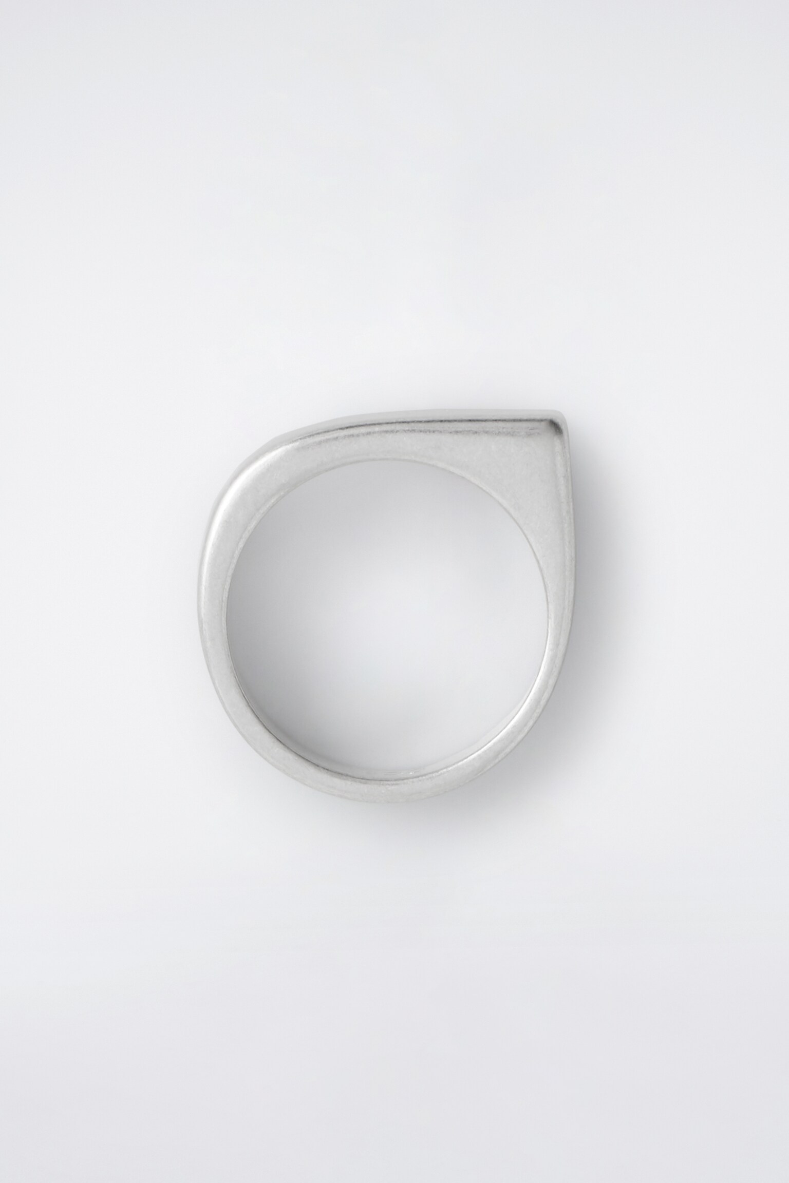 BAGUE CHEVALIÈRE ANGULAIRE - ARGENTÉ - 2