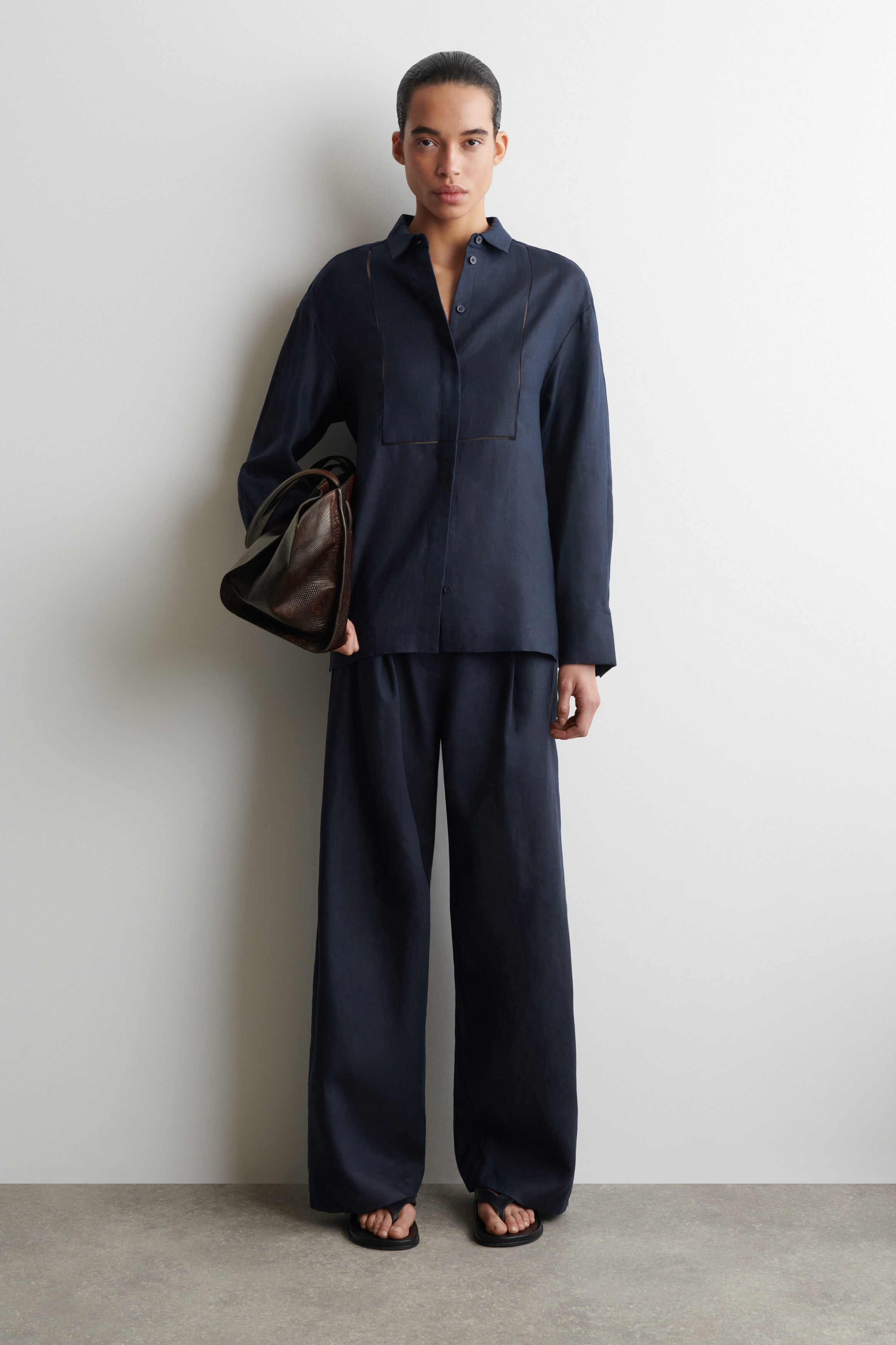 EMBROIDERED-DETAIL LINEN SHIRT - NAVY | COS CA