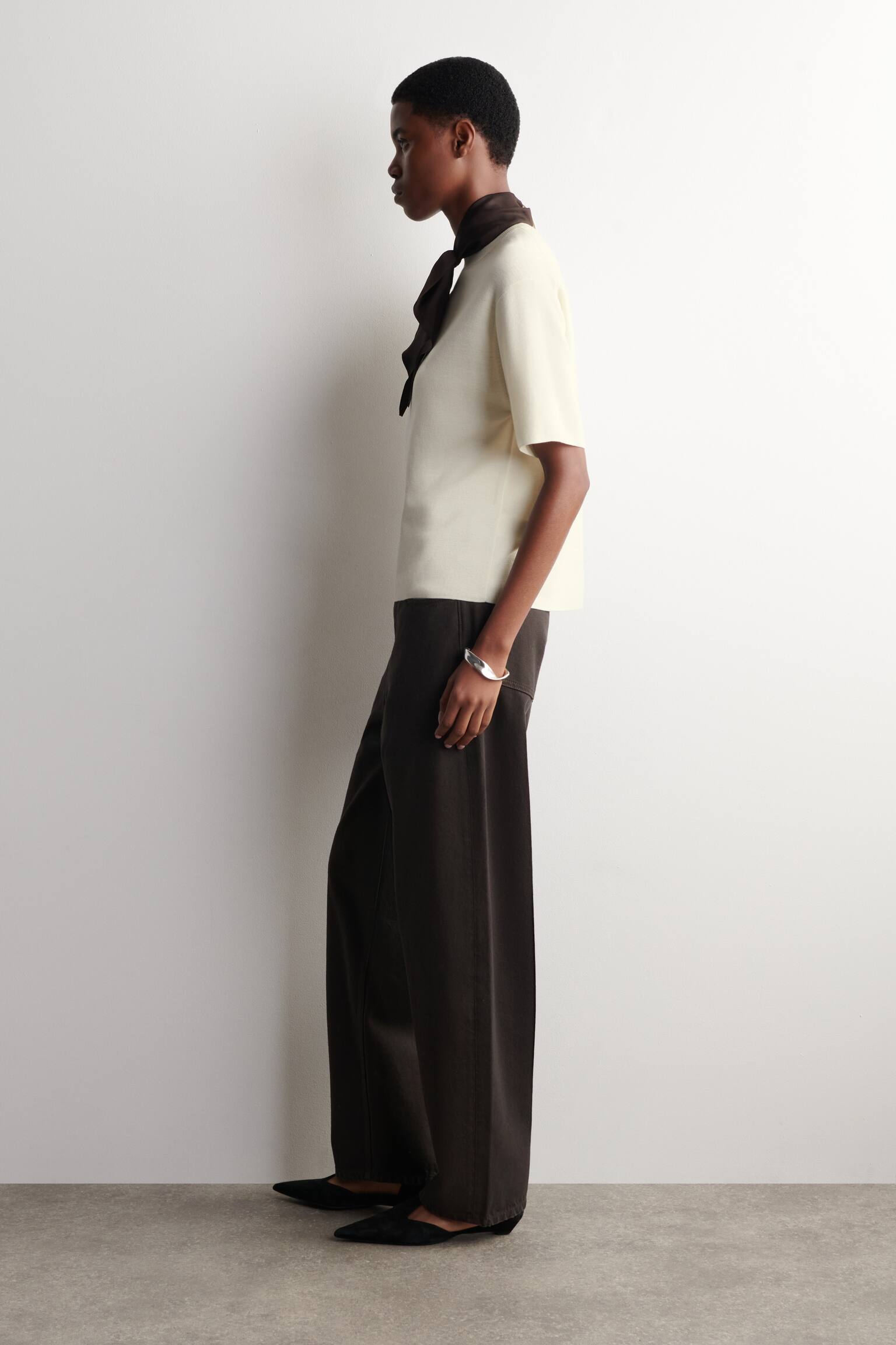 Camiseta em lã merino com detalhe em lenço - Marfim / Chocolate/BLACK / GREEN - 5