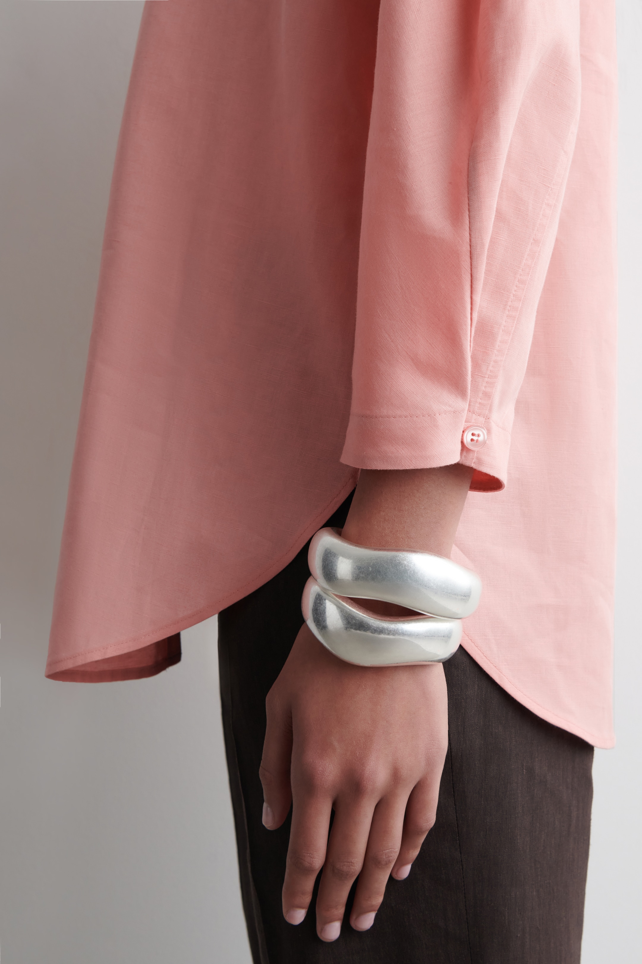 Größeres Bild ansehen: HEMD AUS LEINEN-BAUMWOLL-MIX MIT V-AUSSCHNITT - ROSA - Ladies | H&M DE 4
