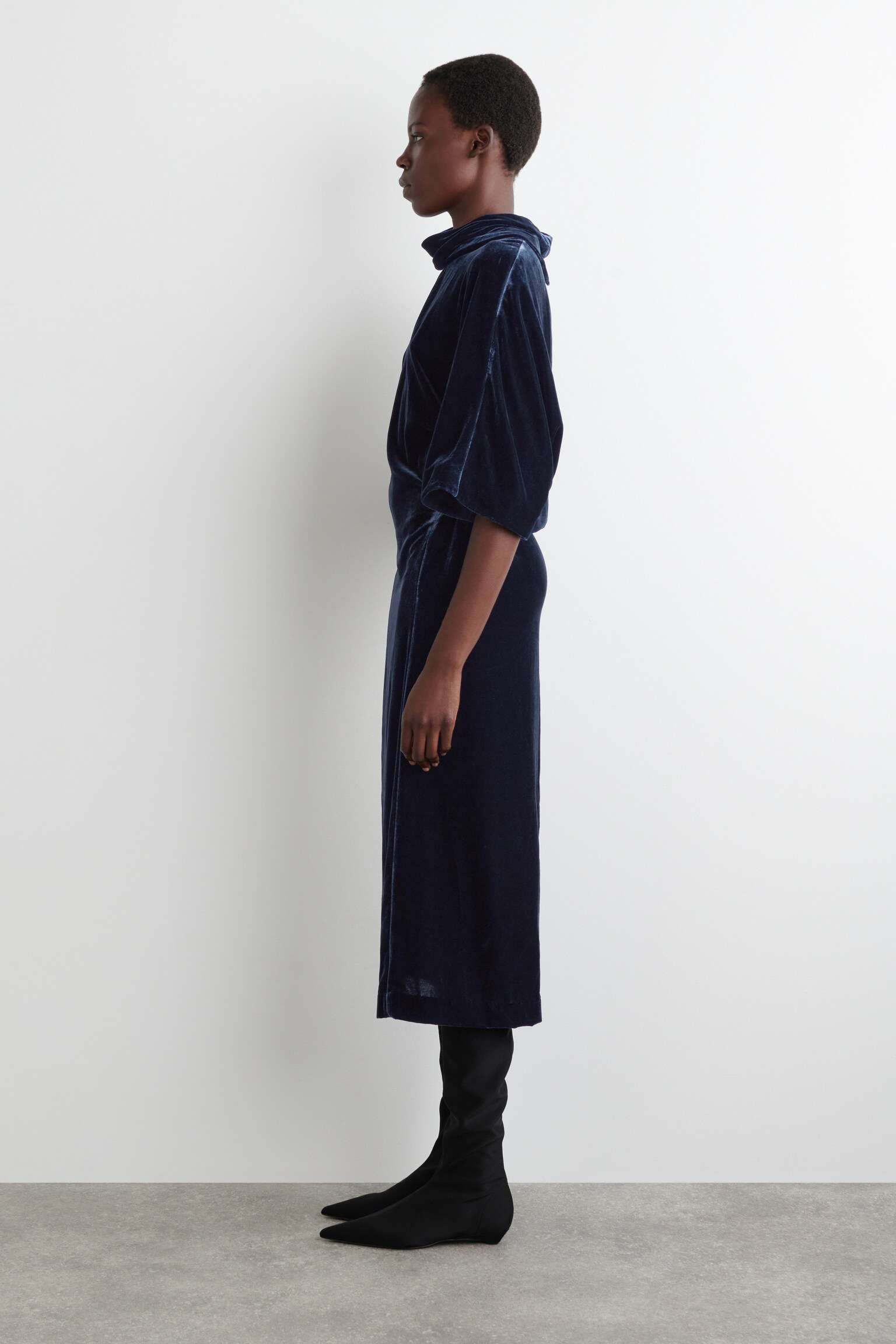 DRAPED-NECK VELVET MIDI DRESS - NAVY/DARK BROWN - 5