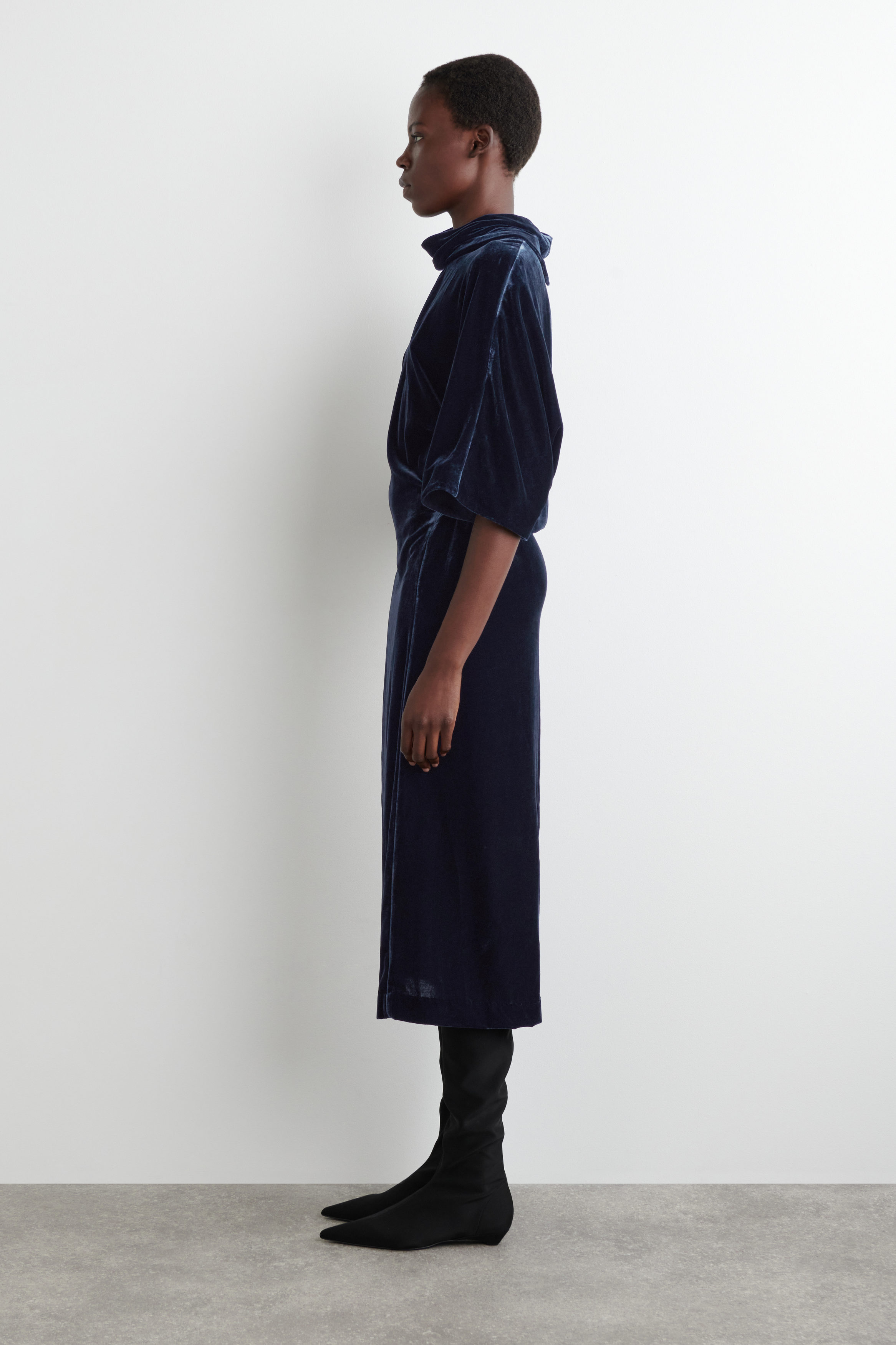 COS Women's Draped-Neck Velvet Midi Dress in Navy | Size: 4