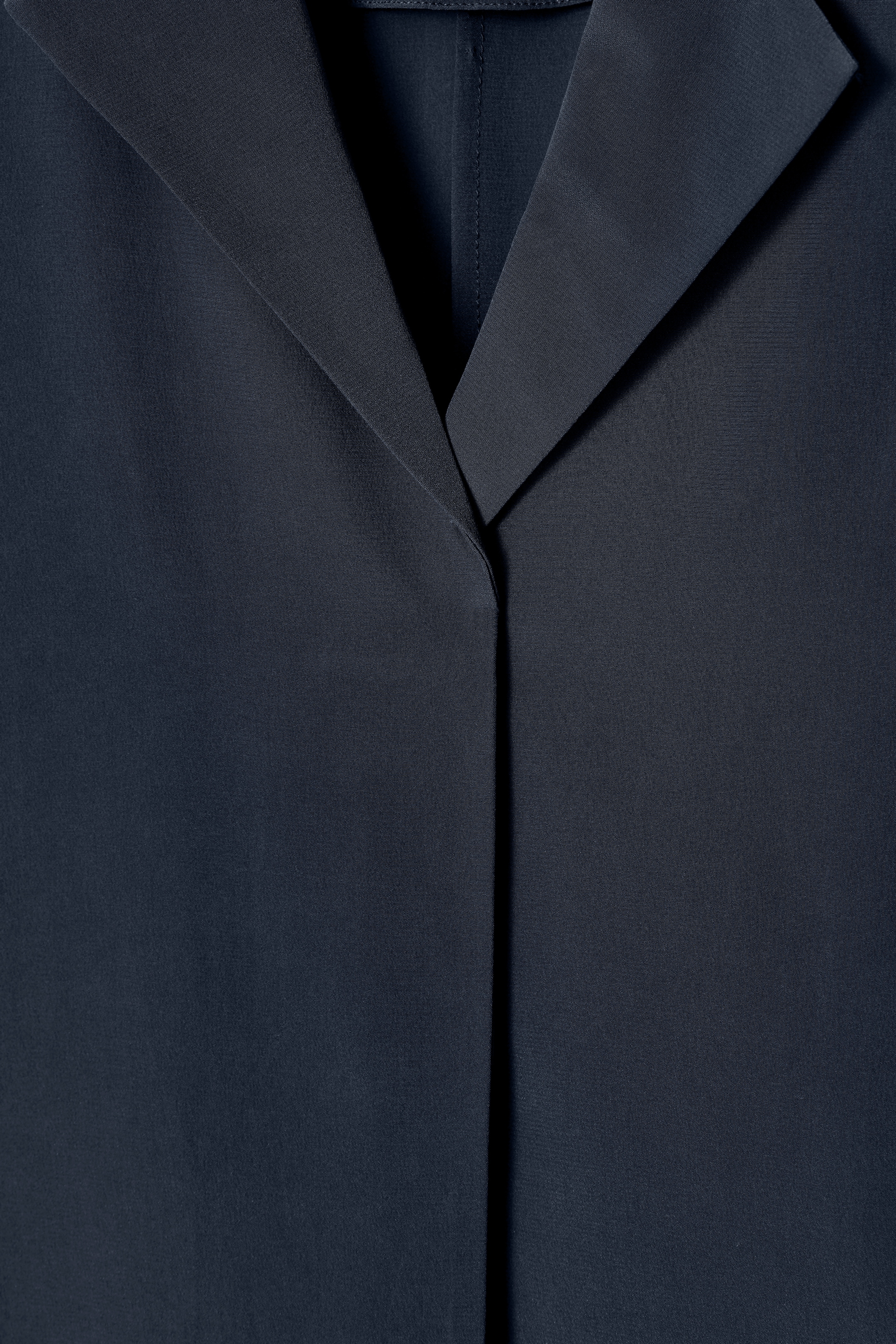 Grösseres Bild ansehen: SEIDENHEMD MIT REVERSKRAGEN - NAVYBLAU - DAMEN | H&M CH 7