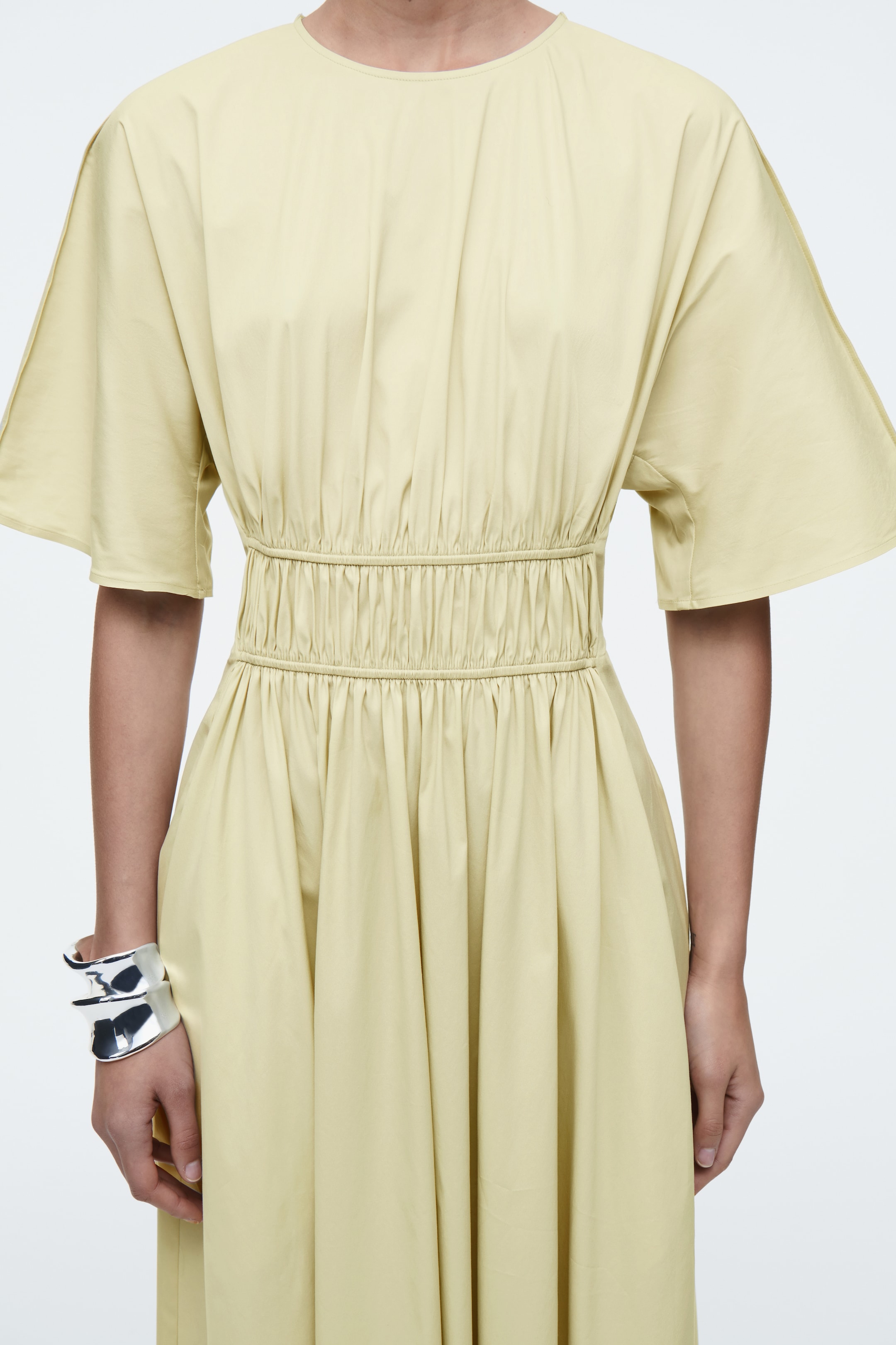 View larger image: GATHERED OPEN-BACK MIDI DRESS - PISTACHIO - Ladies | H&M GB 4