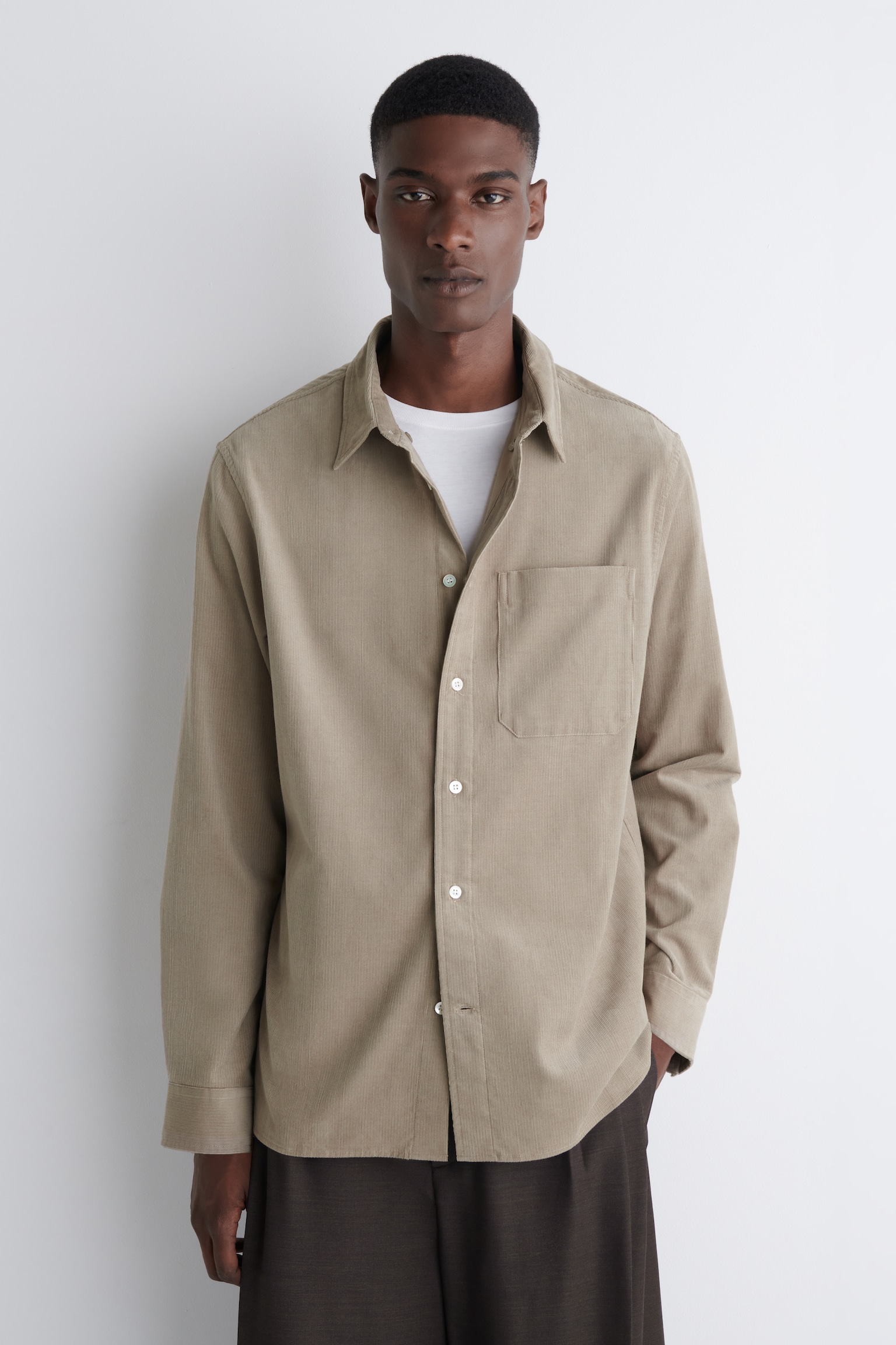 CAMICIA IN VELLUTO A COSTE DAL TAGLIO RILASSATO - BEIGE/BORDEAUX