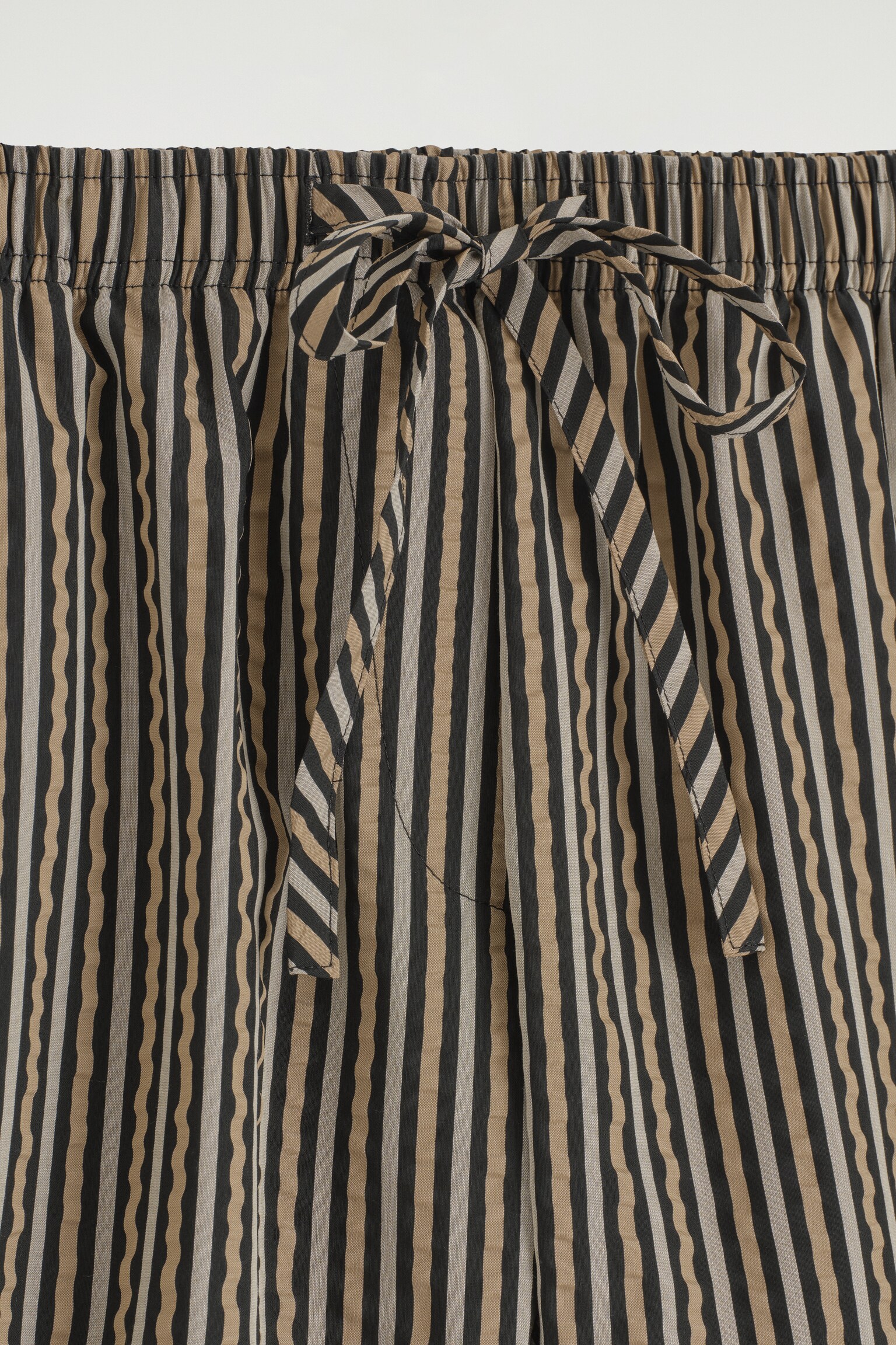 PANTALÓN CORTO DE RAYAS CON TEXTURA - MARRÓN / NEGRO / RAYAS/AZUL / RAYAS - 3