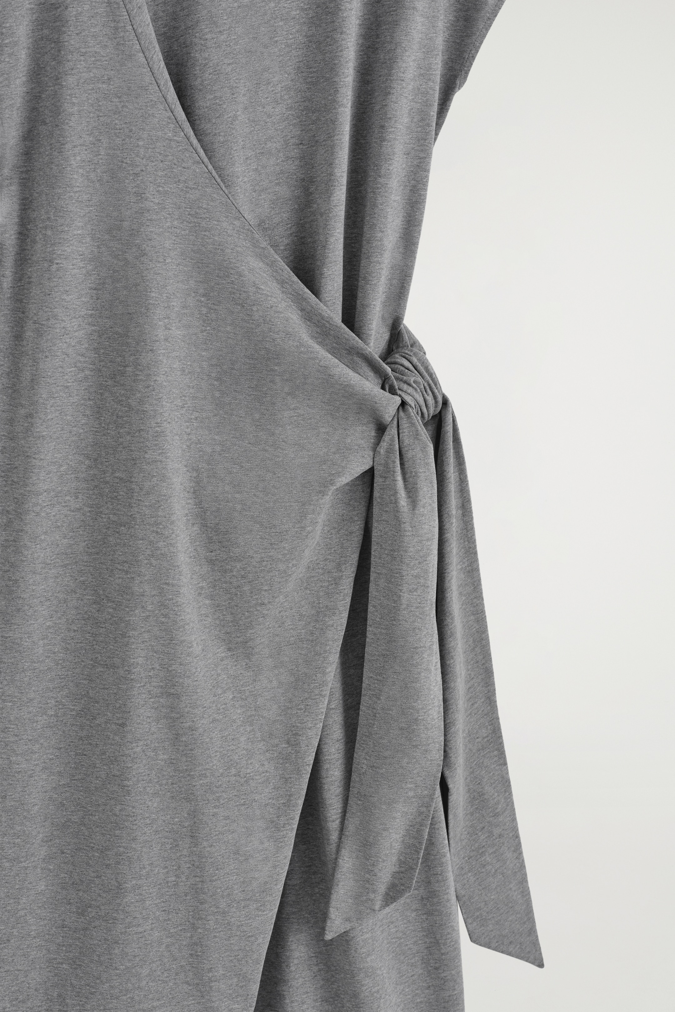 Se større billede: T-SHIRTKJOLE MED OVERLAPPENDE FRONT - GRÅ - DAME | H&M DK 5
