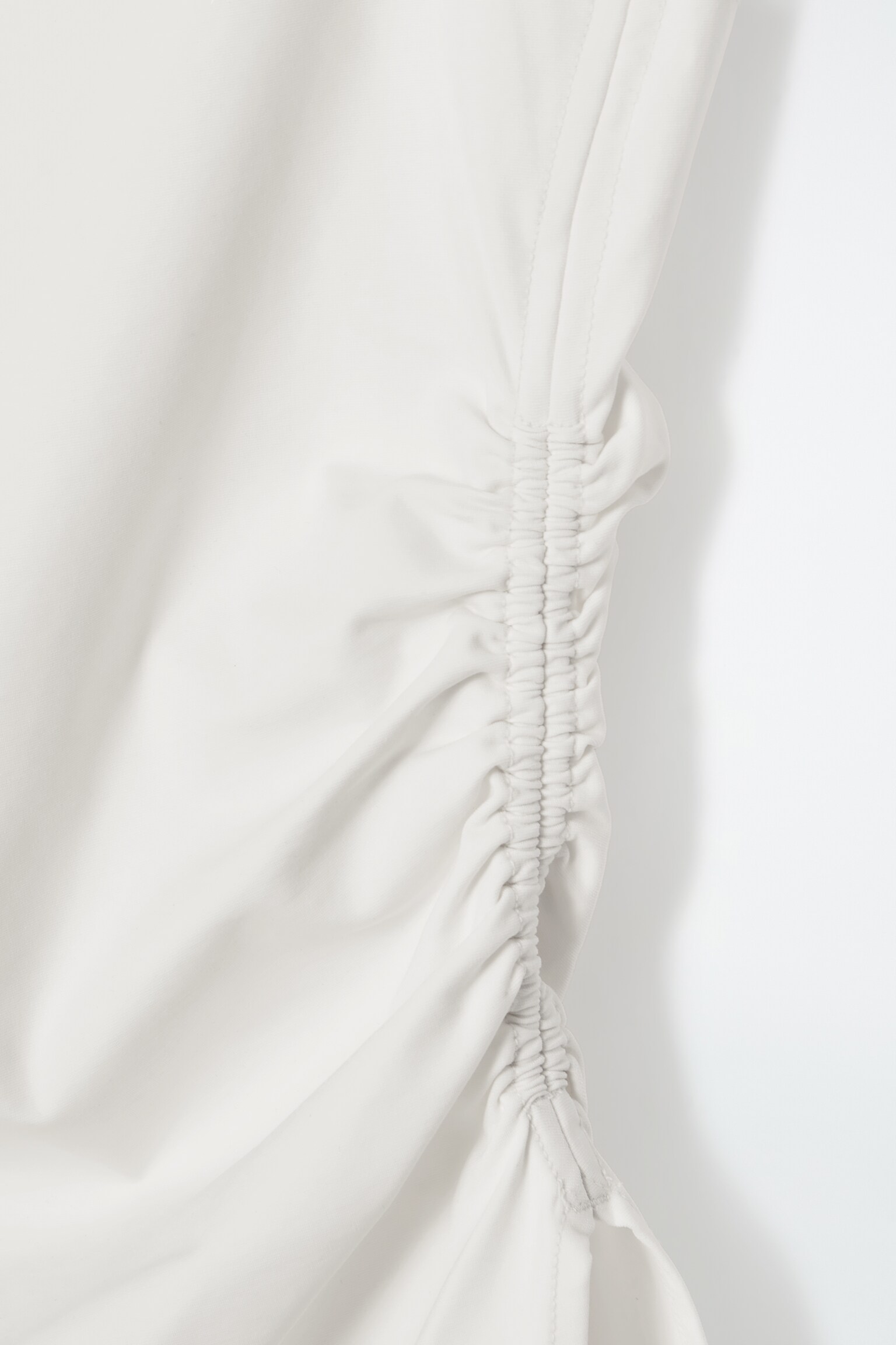 COWL-NECK GATHERED SLEEVELESS TOP - WHITE/BLACK/RED - 2