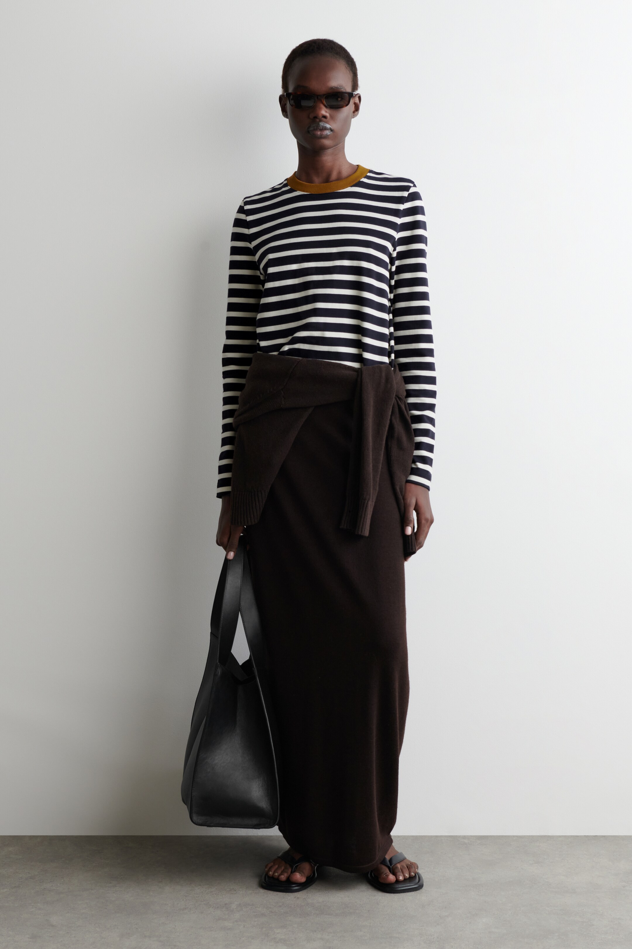 View larger image: CLEAN CUT REGULAR LONG-SLEEVED T-SHIRT - ECRU / NAVY / BROWN / STRIPED - Ladies | H&M GB 2
