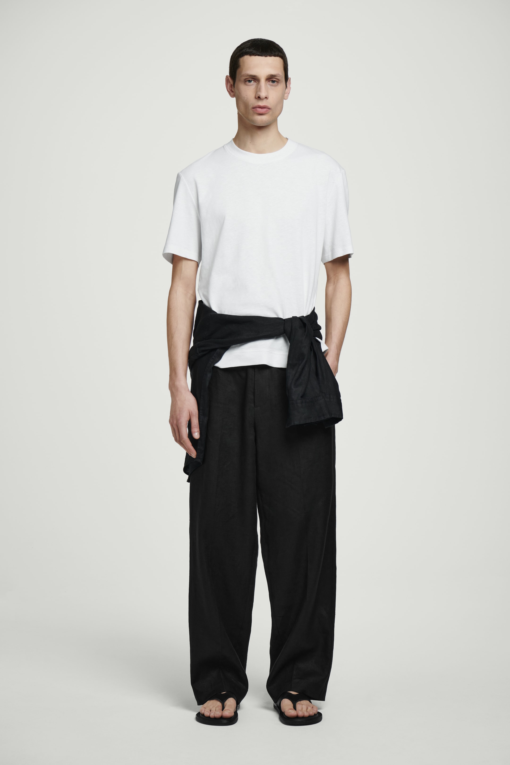 Agrandir l'image: T-SHIRT DÉCONTRACTÉ EN COTON ET LIN FLAMMÉ - BLANC - HOMME | H&M BE 2