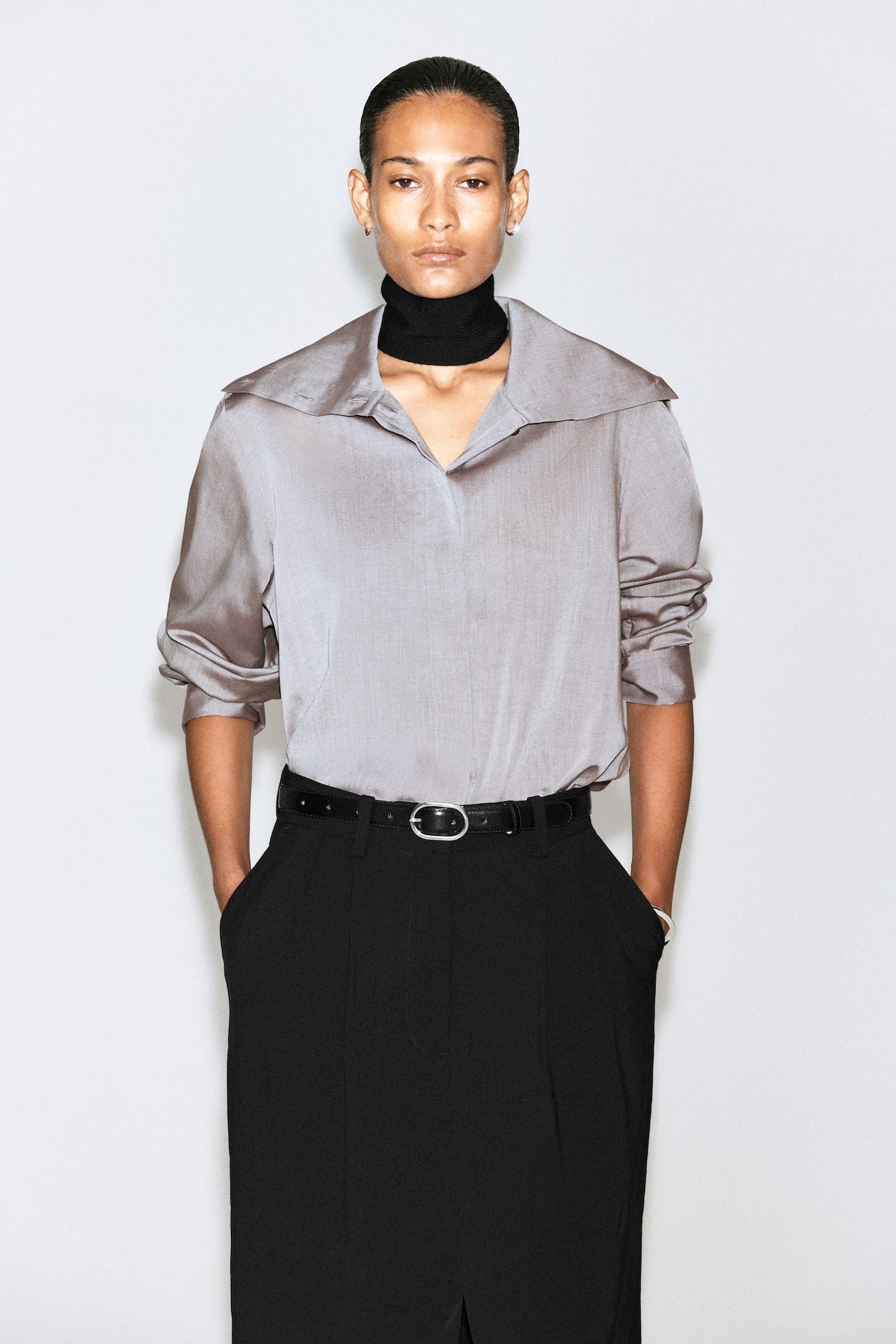 MERINO WOOL NECK SCARF — BLACK