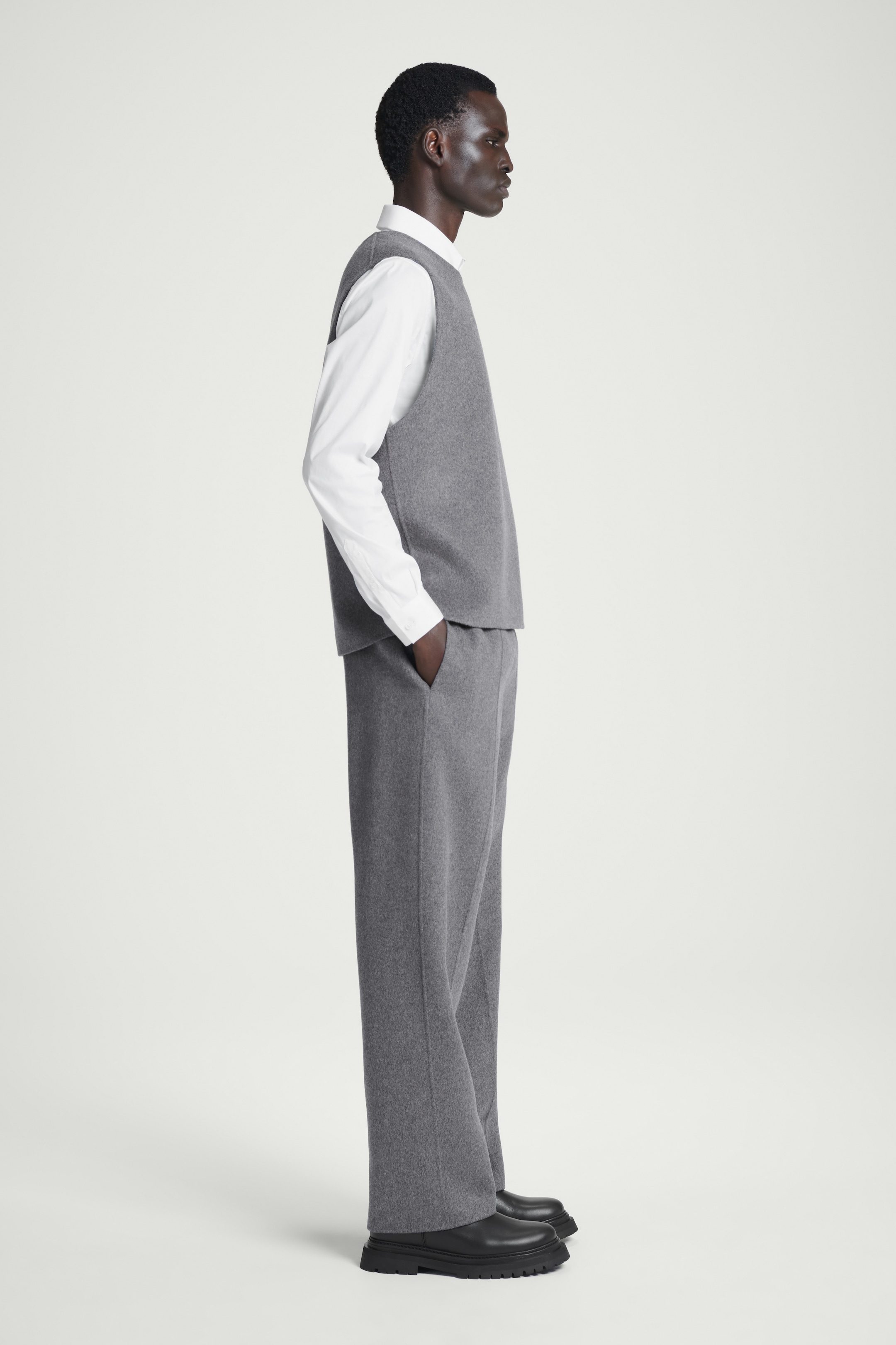 Agrandir l'image: PANTALON DROIT EN LAINE DOUBLE FACE - GRIS - HOMME | H&M CH 4