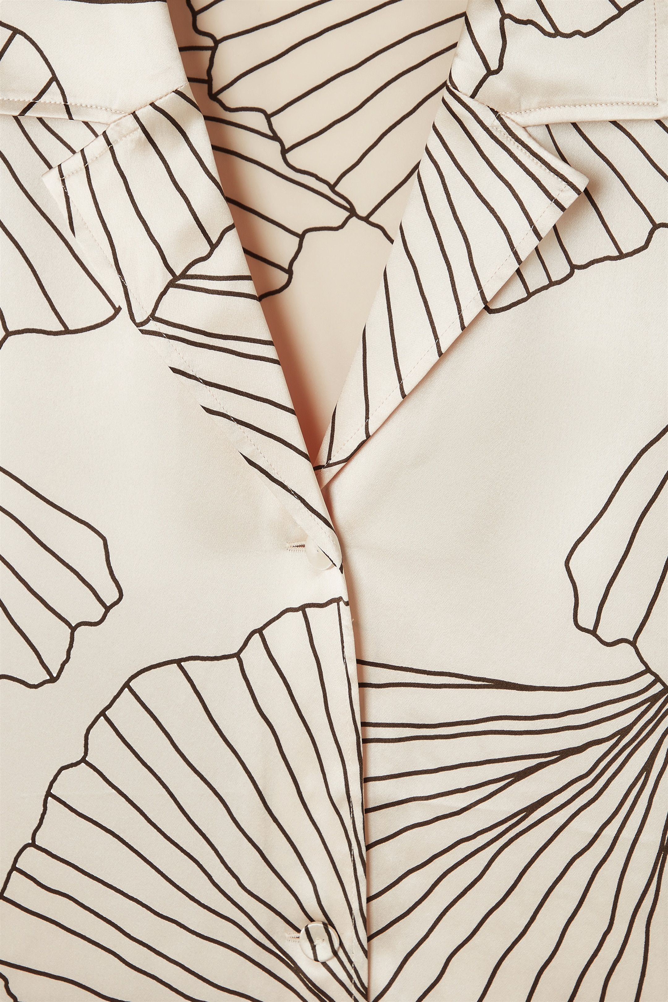 Agrandir l'image: CHEMISE MANCHES COURTES SOIE IMPRIMÉE - CRÈME / IMPRIMÉ FLEURI - FEMME | H&M CH 2