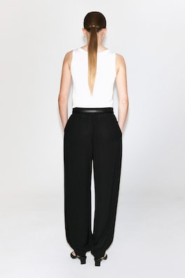 PLEATED CREPE BALLOON PANTS — BLACK 4