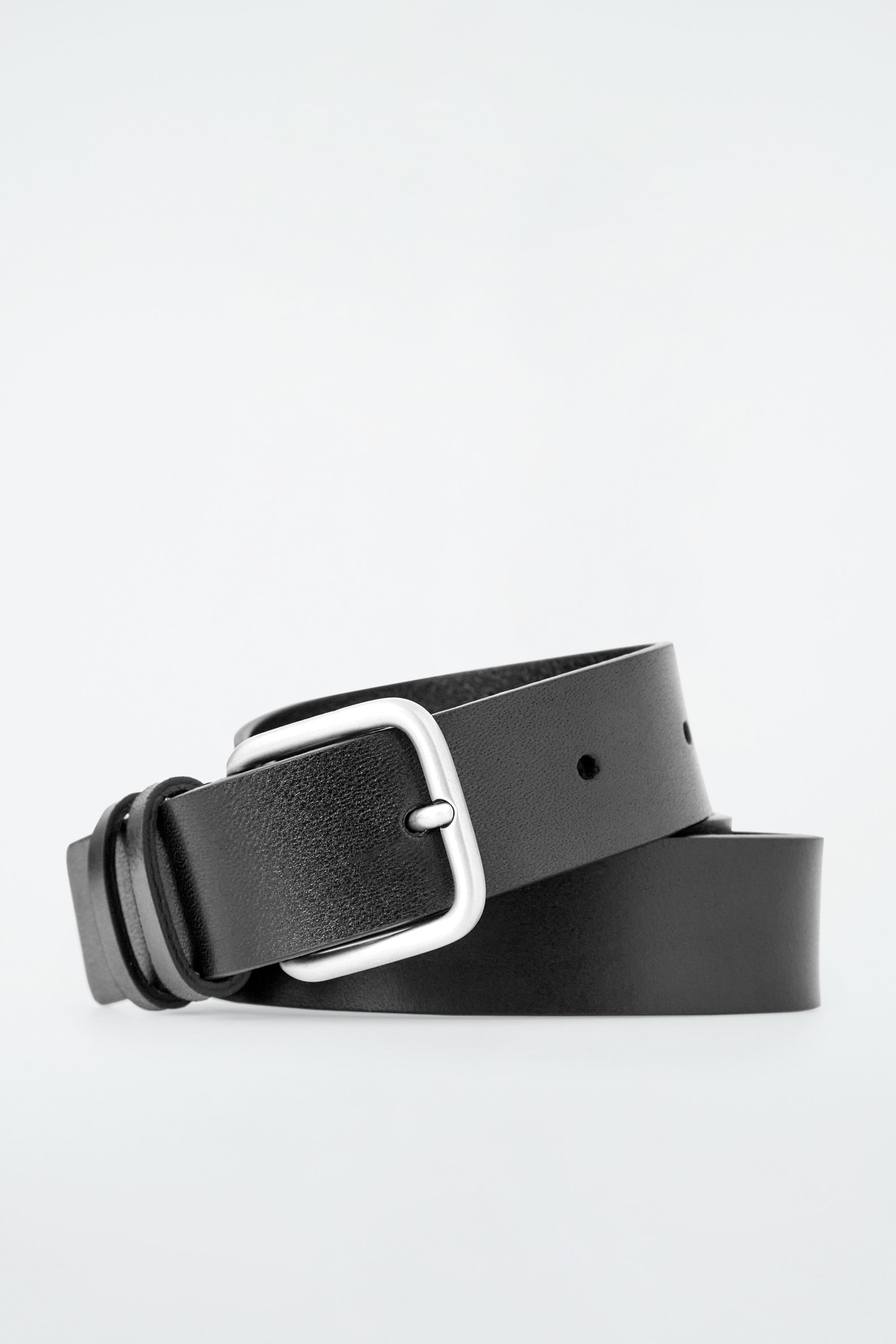 CLASSIC LEATHER BELT - BLACK / SILVER | COS