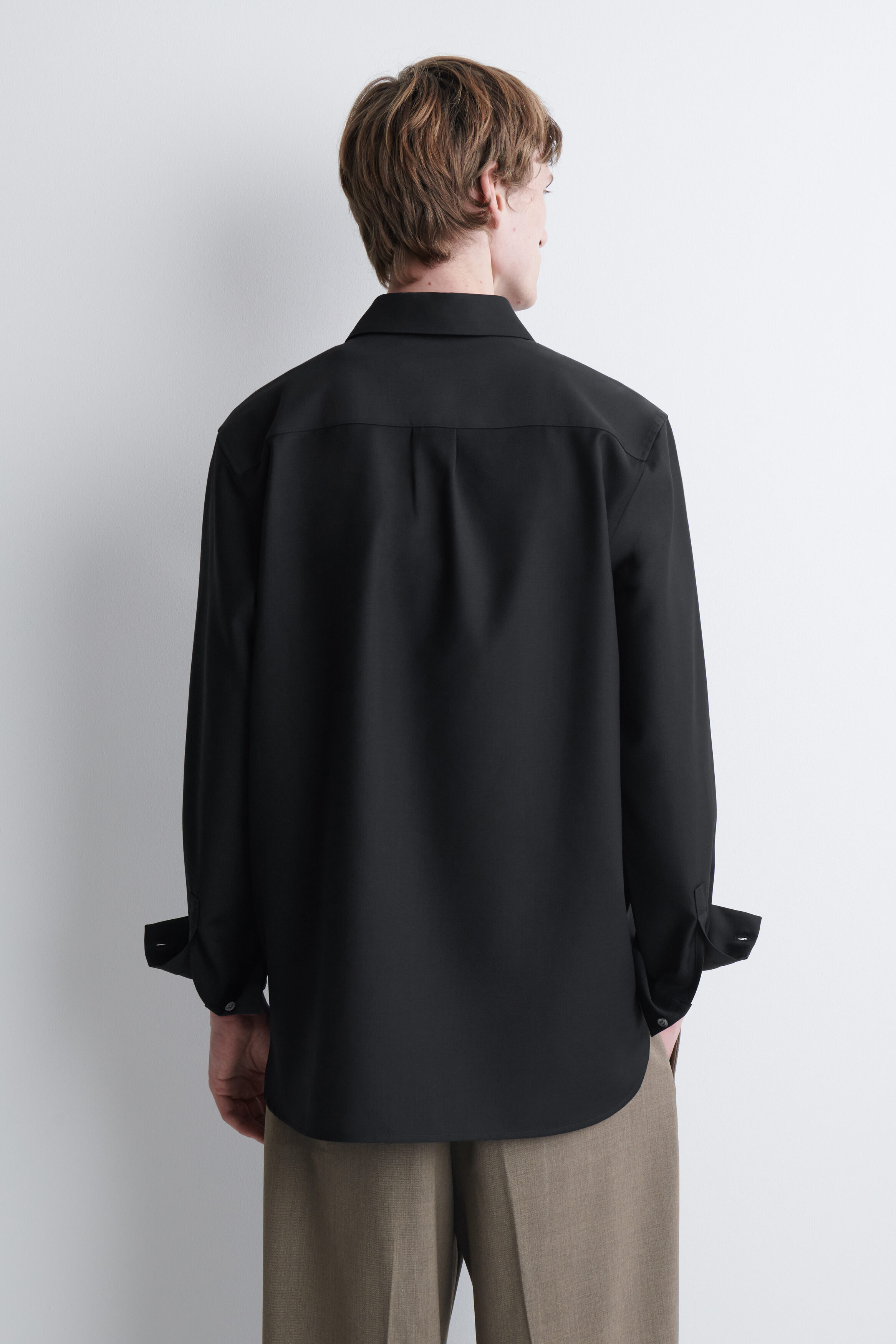 RELAXED WOOL-TWILL SHIRT - BLACK | COS US