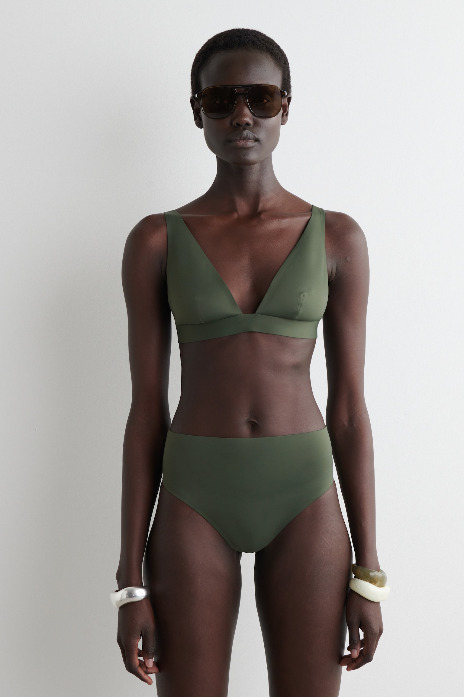 BRAGUITAS DE BIKINI DE TALLE ALTO, EFECTO NEOPRENO - CAQUI/NEGRO/BURDEOS - 3