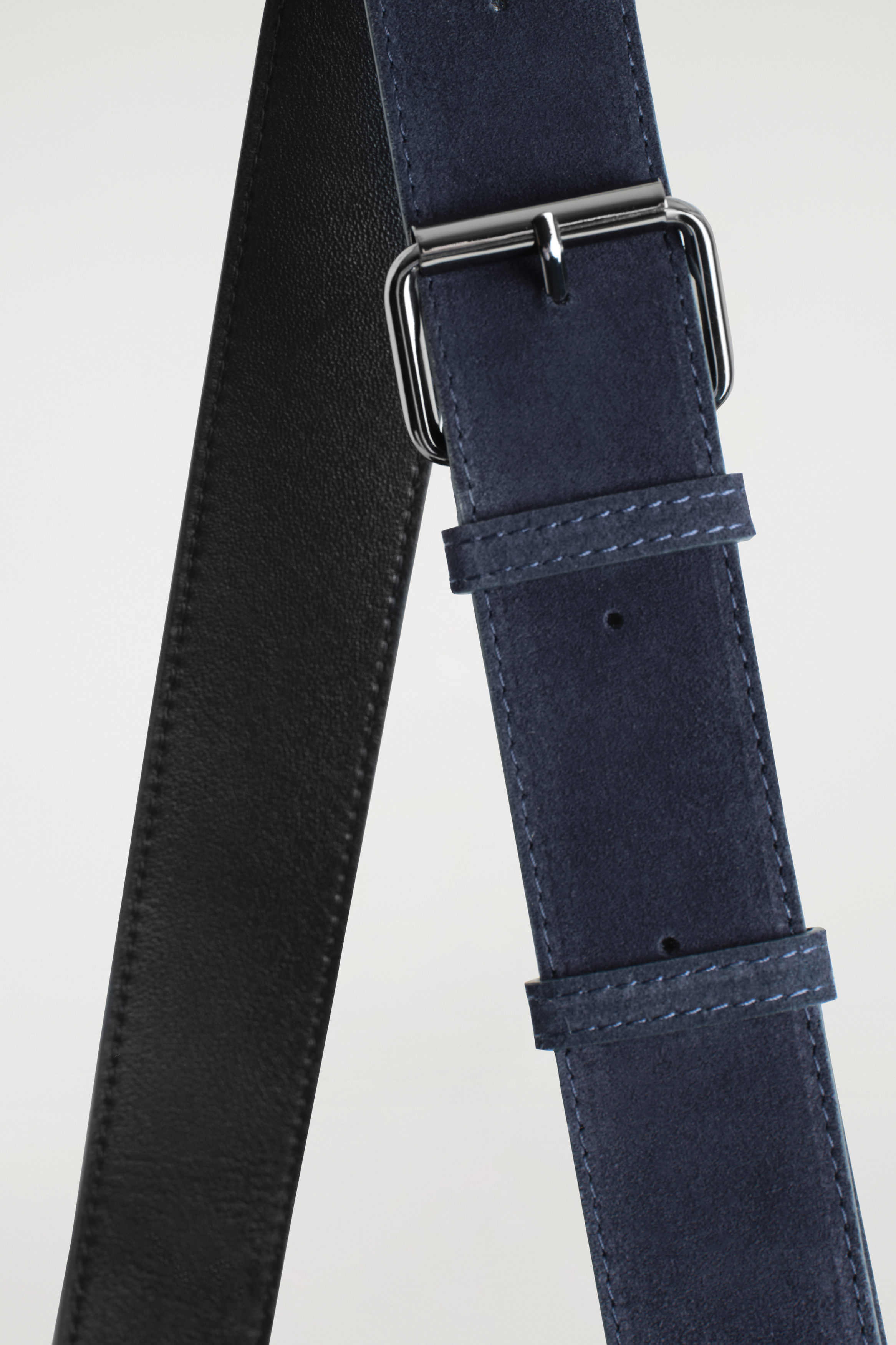 CONVERTIBLE TOTE BAG - SUEDE - NAVY | COS US