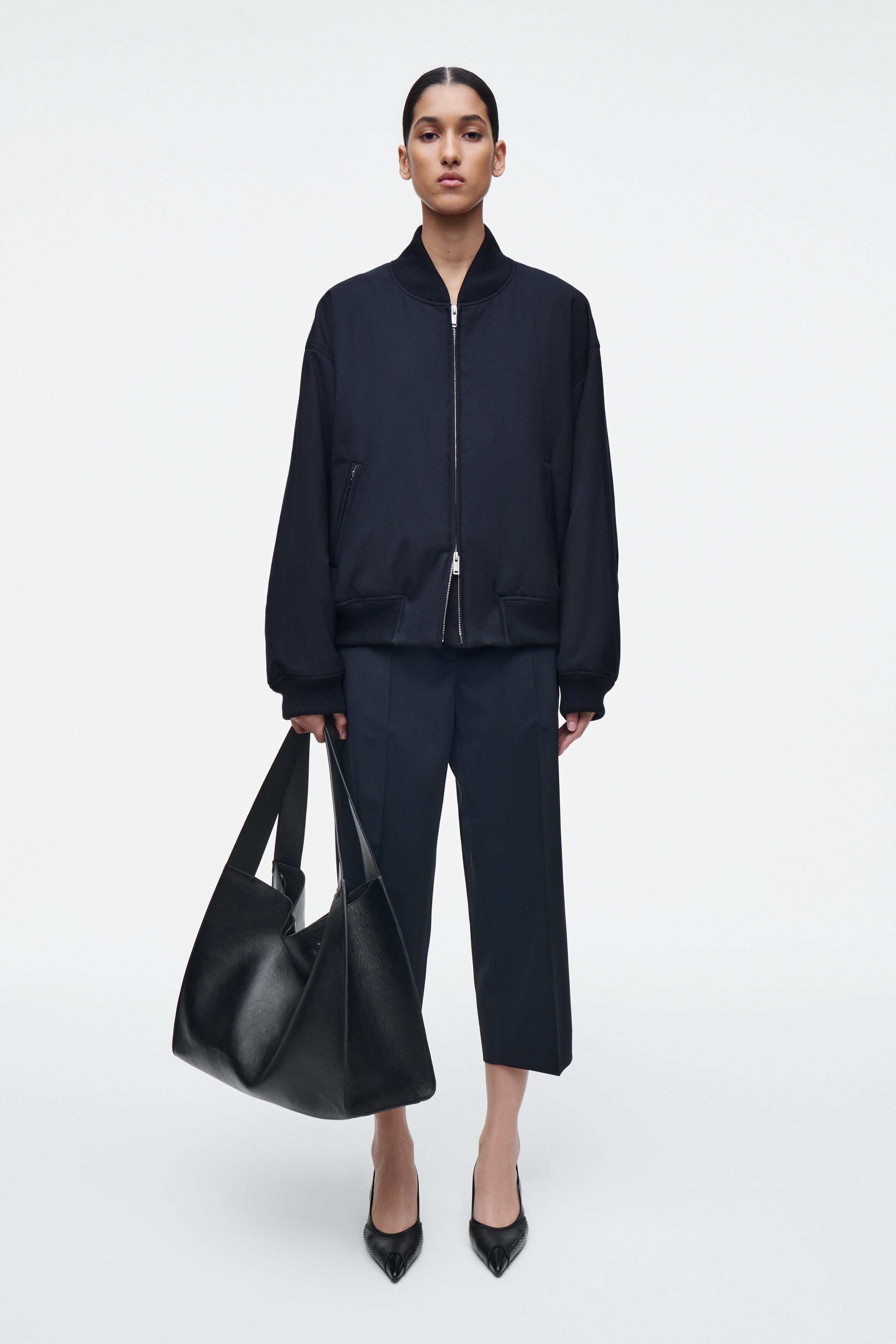 【新品未使用】COSブラックレザートートバッグ LEATHER TOTE BAG レザートートバッグ ブラック｜COS コス 公式