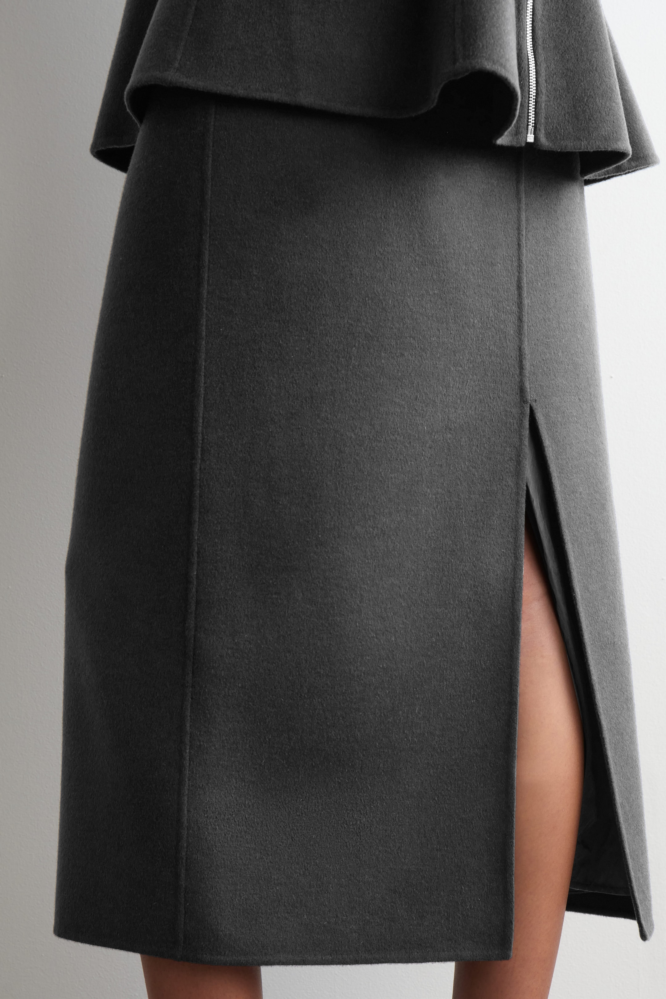 DOUBLE-FACED WOOL PENCIL SKIRT