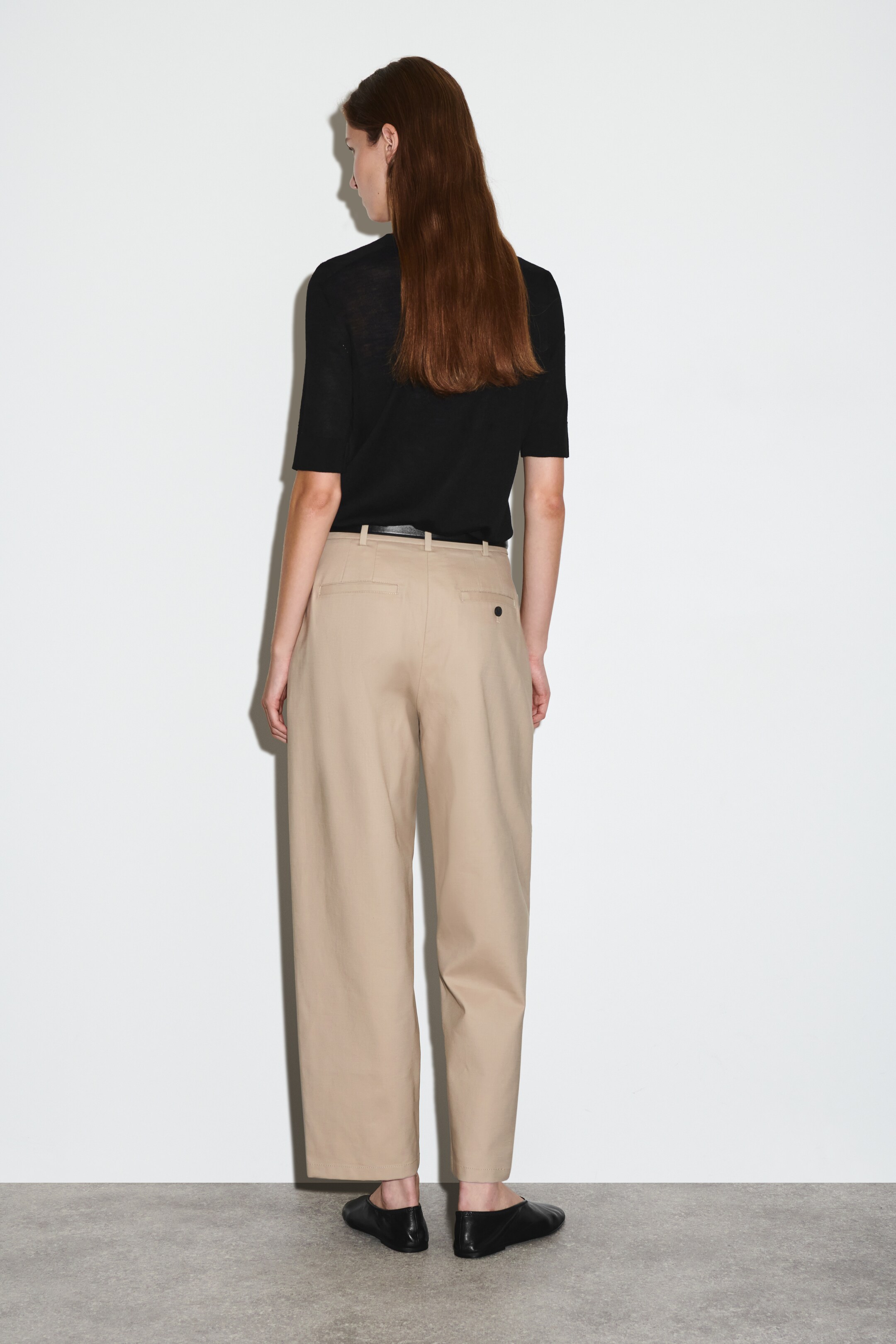 View larger image: BARREL-LEG COTTON CHINOS - BEIGE - Ladies | H&M GB 3