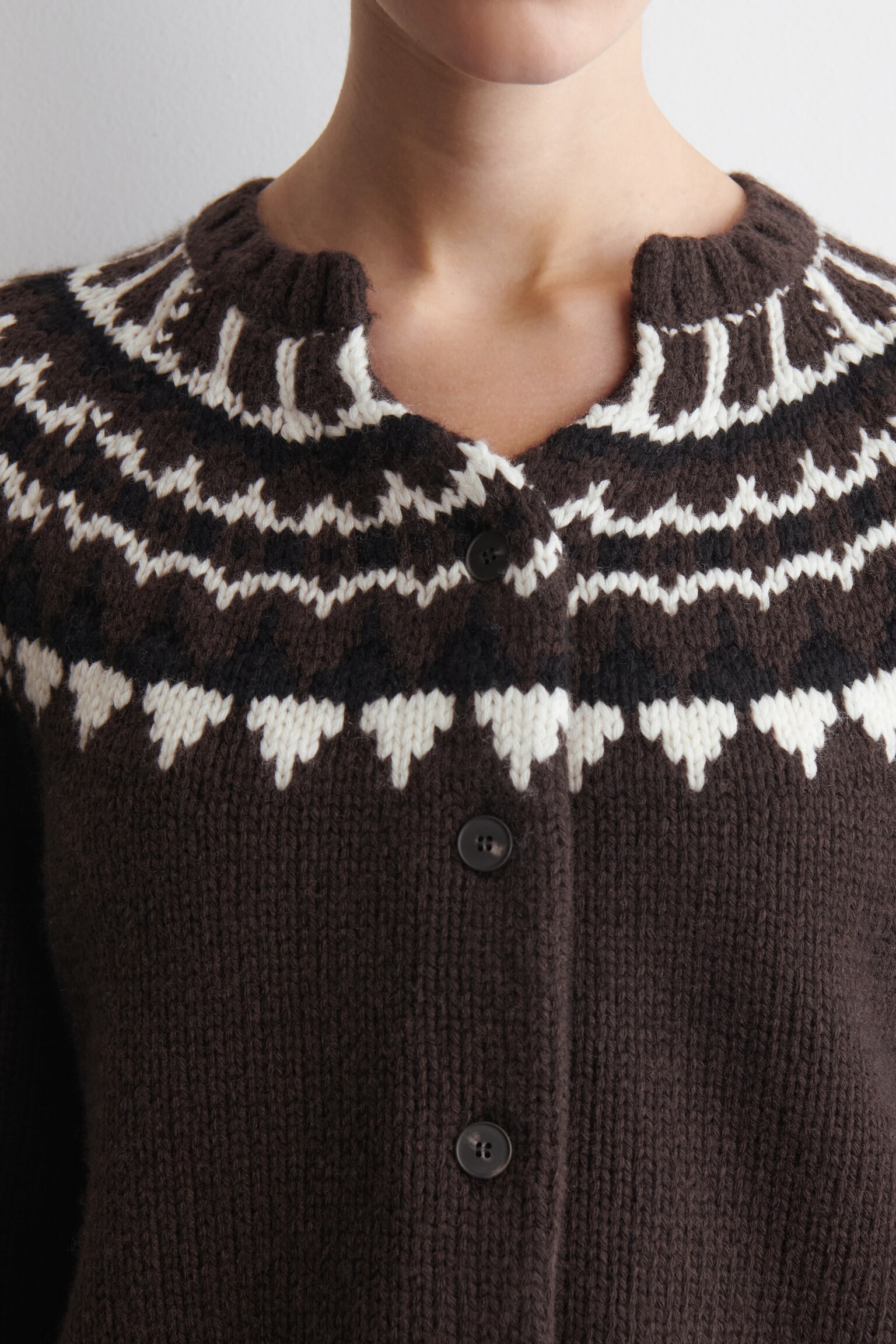 FAIR ISLE GYAPJÚ-KASMÍR KARDIGÁN - BROWN / WHITE - 7