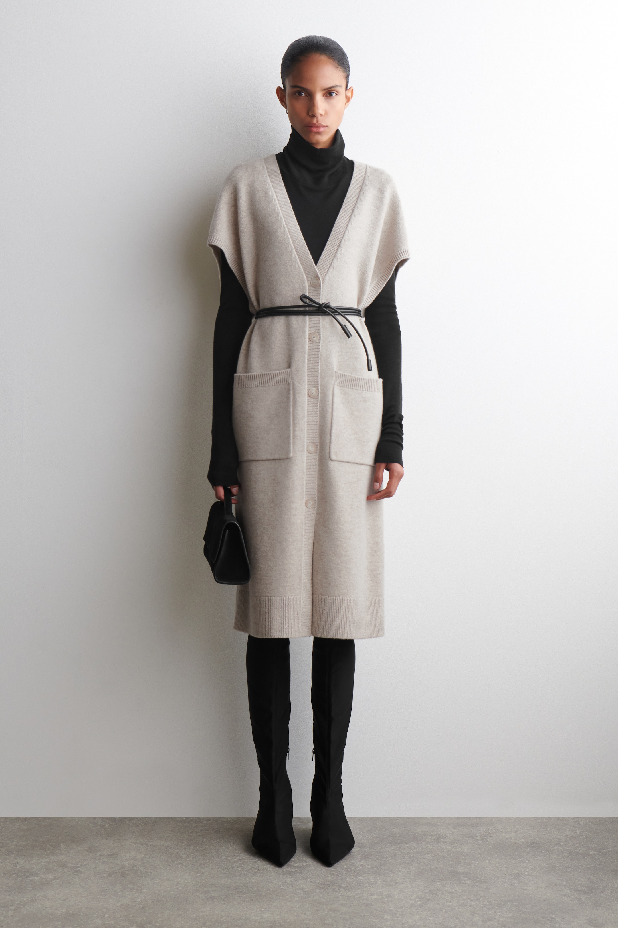 הצגת תמונה גדולה יותר: קרדיגן צמר מעוגל ארוך - בז' מלאנג' - Ladies | H&M IL 1