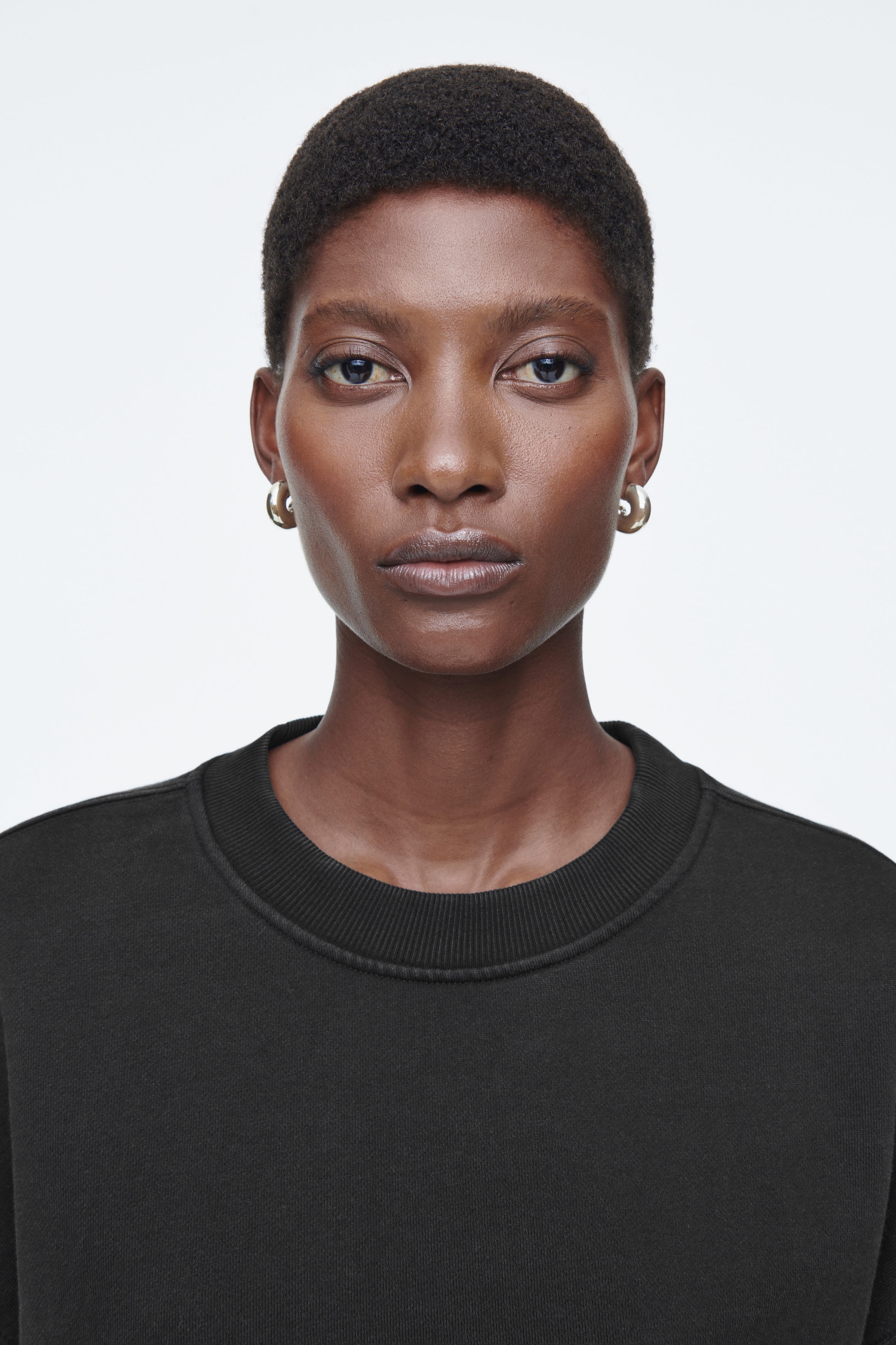 CLASSIC CREW-NECK SWEATSHIRT