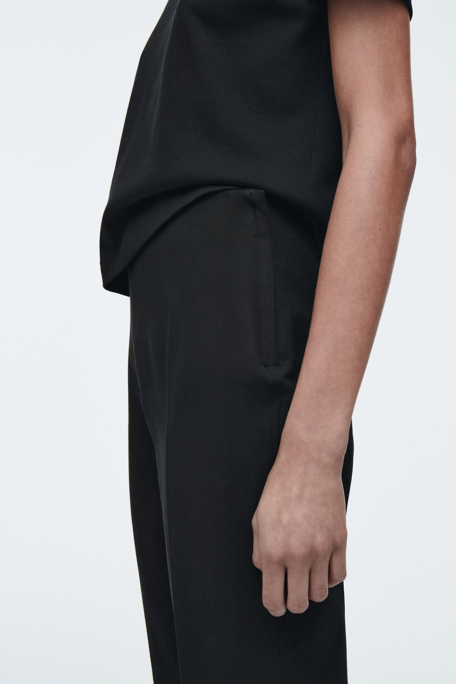 PANTALONES CAPRI DE MEZCLA DE ALGODÓN - NEGRO - 4