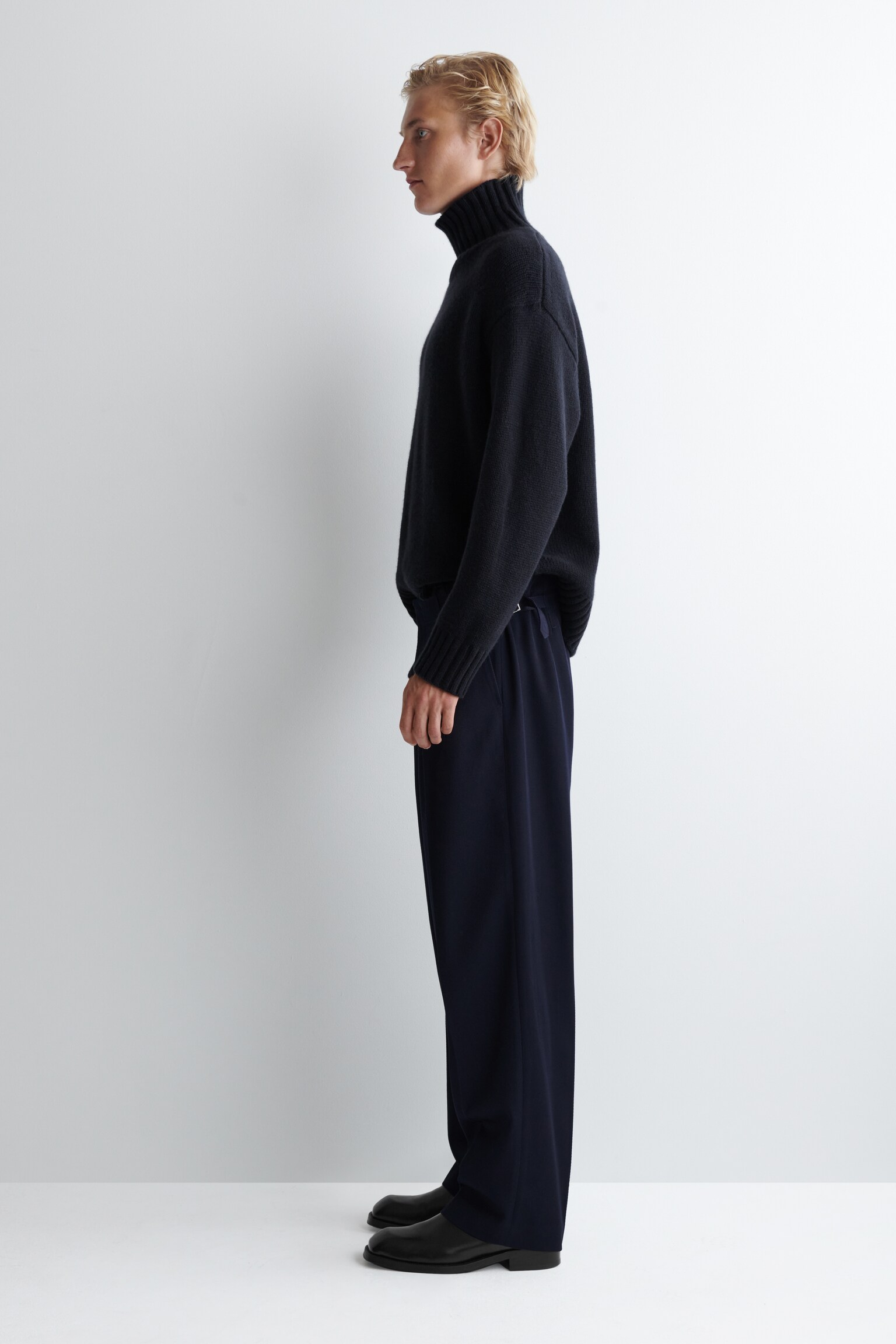 PLEATED WOOL-BLEND STRAIGHT-LEG TROUSERS - NAVY - 6