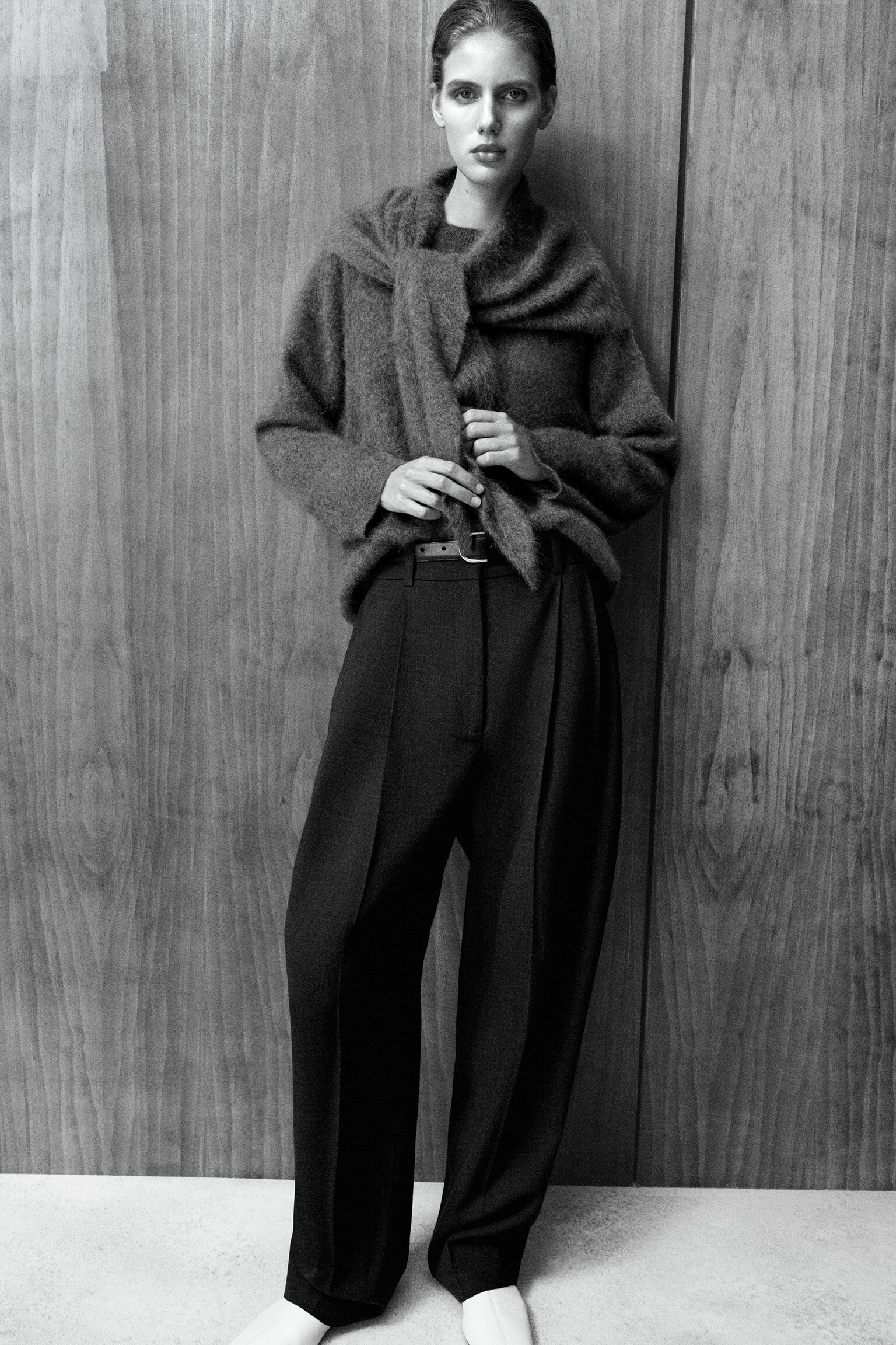 BRUSHED-CASHMERE TRIANGLE SCARF - DARK GREY - 9