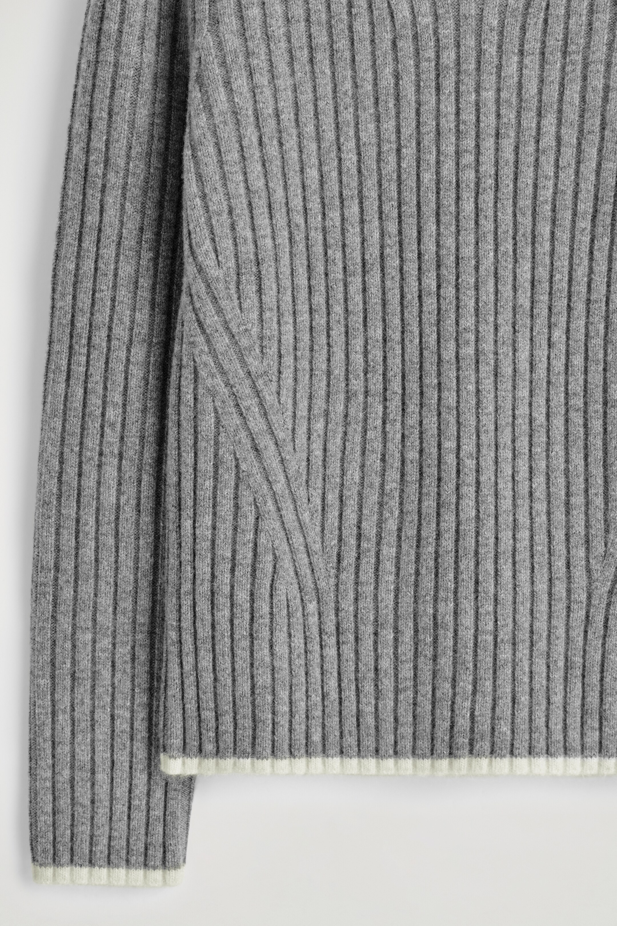 Agrandir l'image: RIBBED WOOL FUNNEL-NECK JUMPER - GRIS / CRÈME - FEMME | H&M BE 7