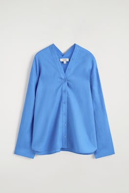 BUTTON-DETAIL LINEN V-NECK SHIRT — BLUE 7
