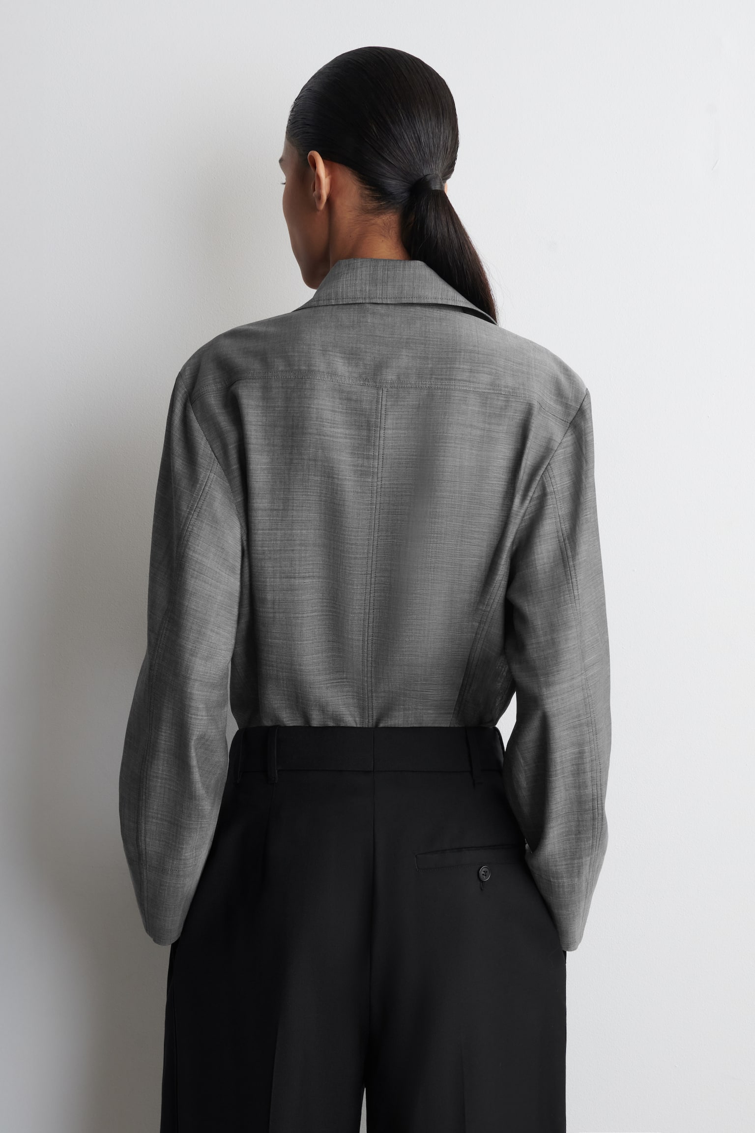 ΠΟΥΚΑΜΙΣΟ ΑΠΟ ΜΑΛΛΙ ΚΑΙ ΡΑΜΙΕ ΜΕ ΔΕΣΙΜΟ ΜΠΡΟΣΤΑ - ΓΚΡΙ ΜΕΛΑΝΖΕ - 5