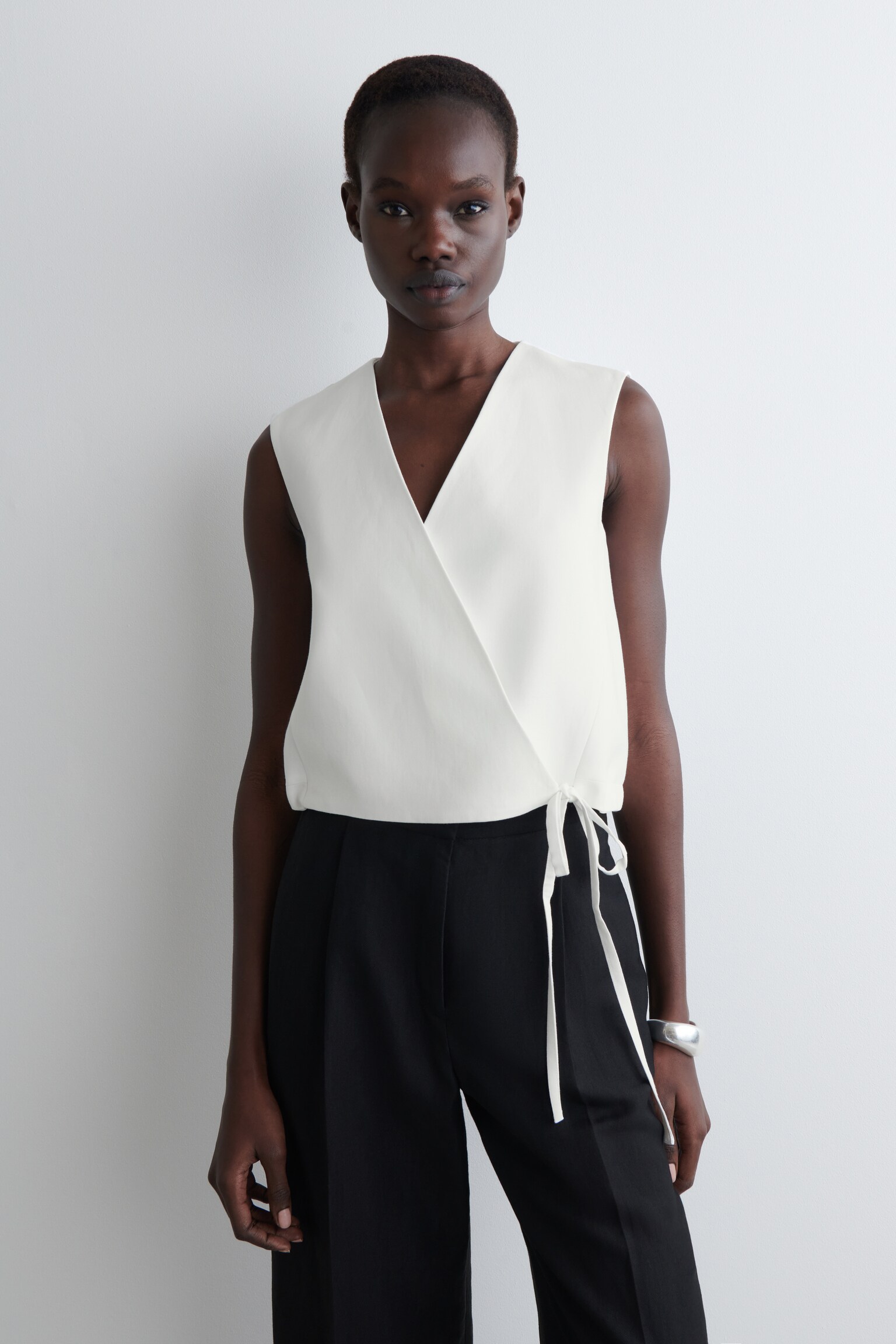 GILET A PORTAFOGLIO IN MISTO LINO CON LACCI - BIANCO/NERO
