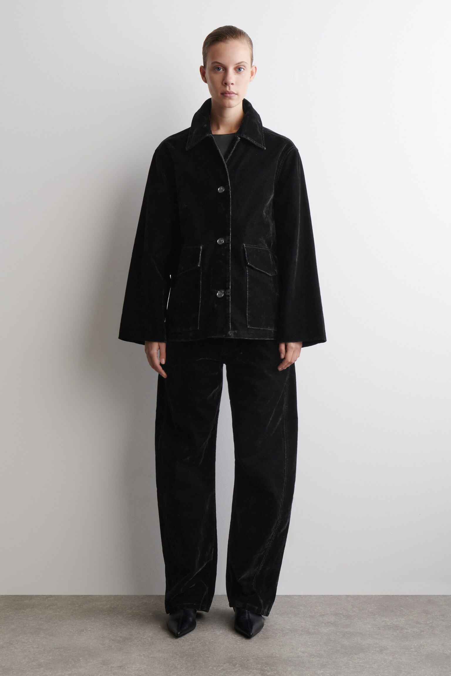 JACKE AUS BEFLOCKTEM DENIM - SCHWARZ - 2