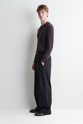 MERINO-LYOCELL RIBBED-KNIT HENLEY TOP — MAHOGANY 3