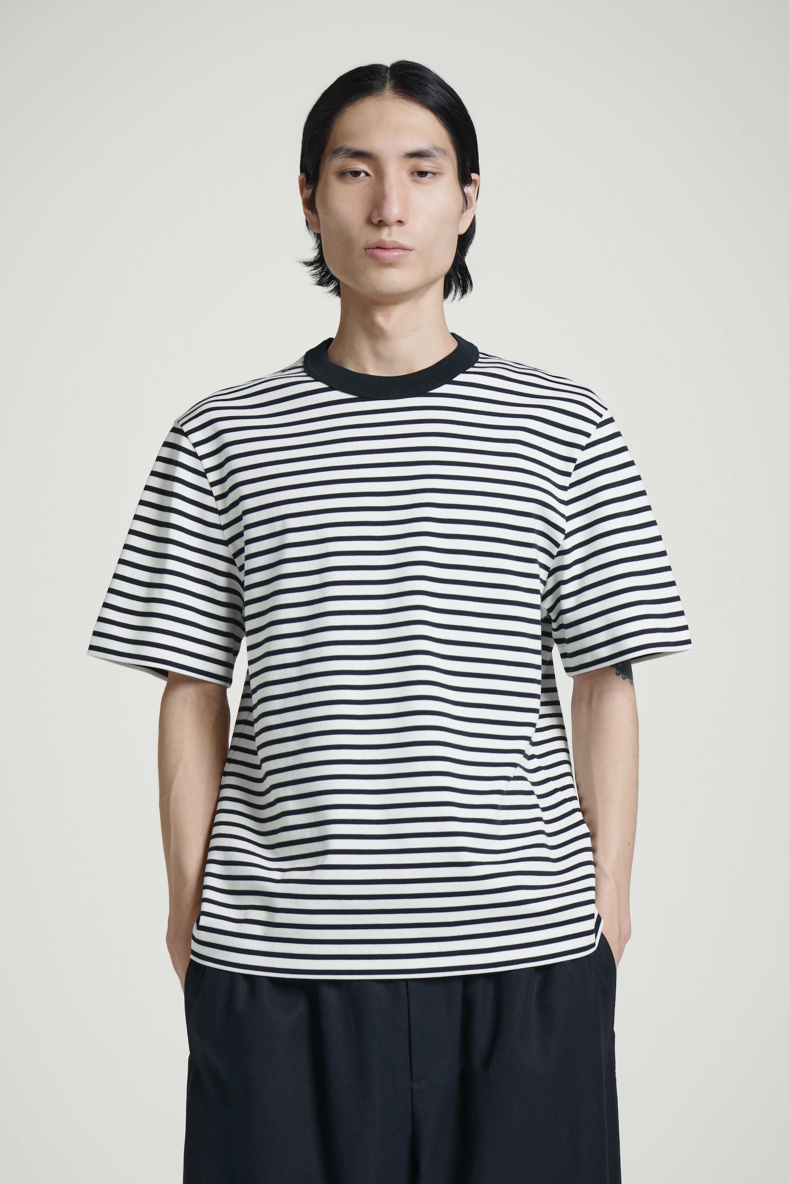 INTERLOCK COTTON CREW-NECK T-SHIRT - NAVY / STRIPED/WHITE/BLACK/LIGHT BLUE/NAVY