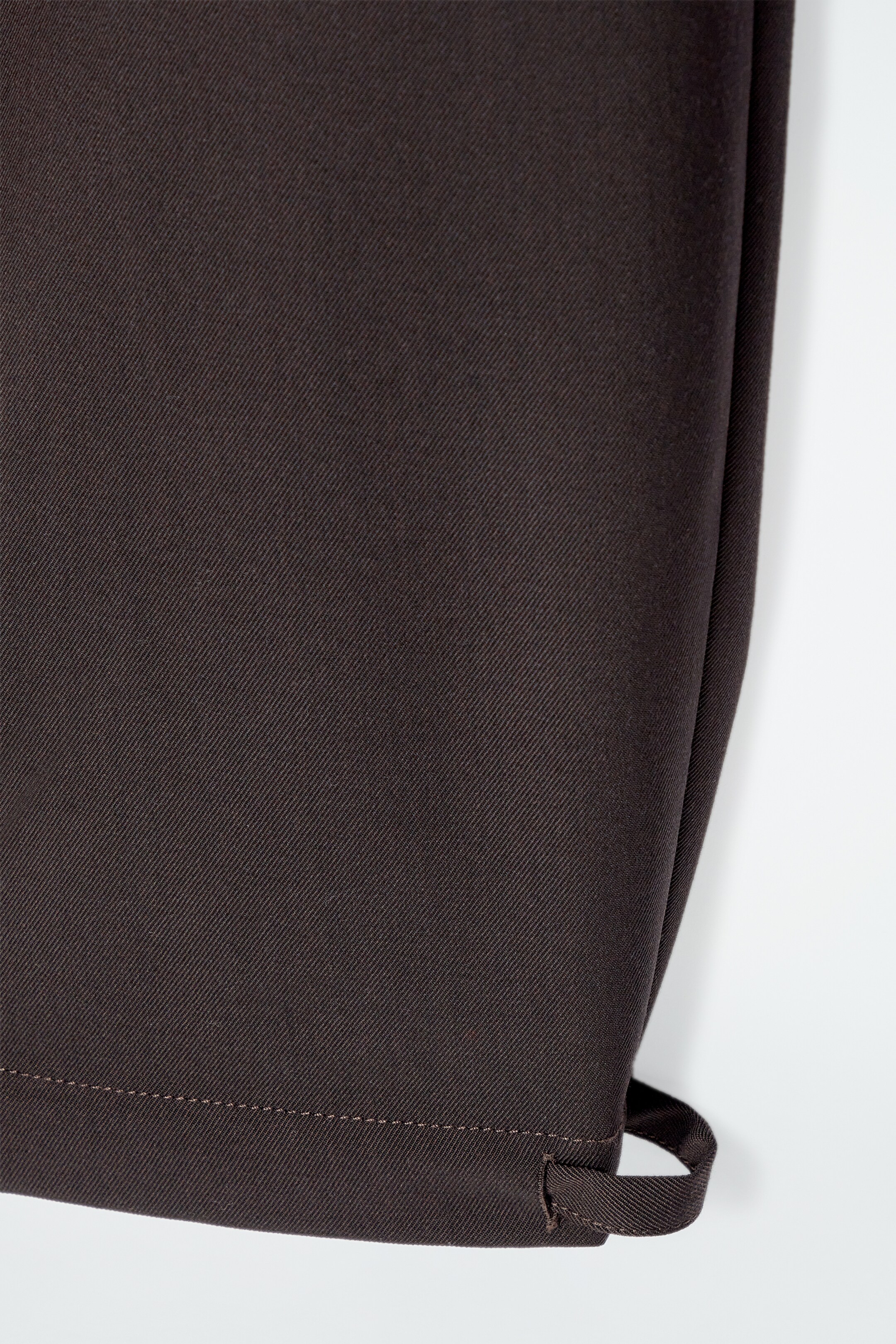Ver imagen más grande: PANTALONES DE SARGA BARREL FIT CON CORDÓN - MARRÓN OSCURO - MUJER | H&M ES 6