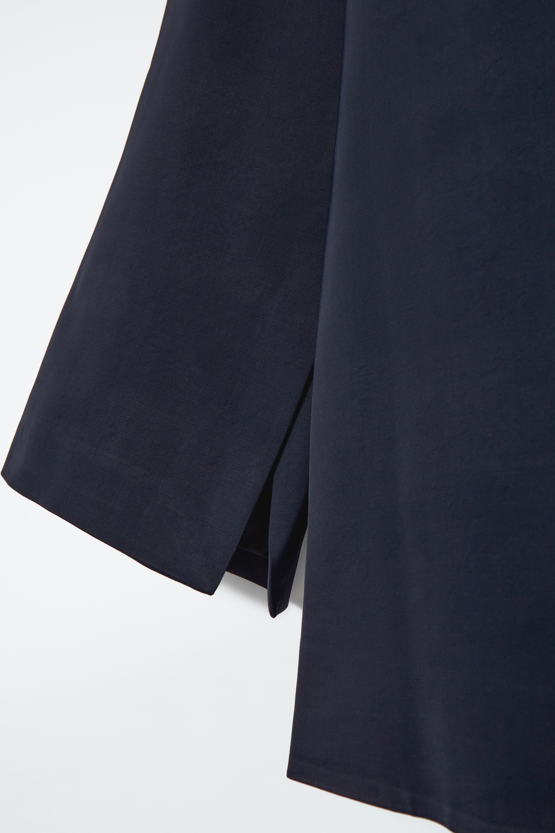 Agrandir l'image: ROBE COURTE À ENCOLURE BATEAU - BLEU MARINE - FEMME | H&M CH 6