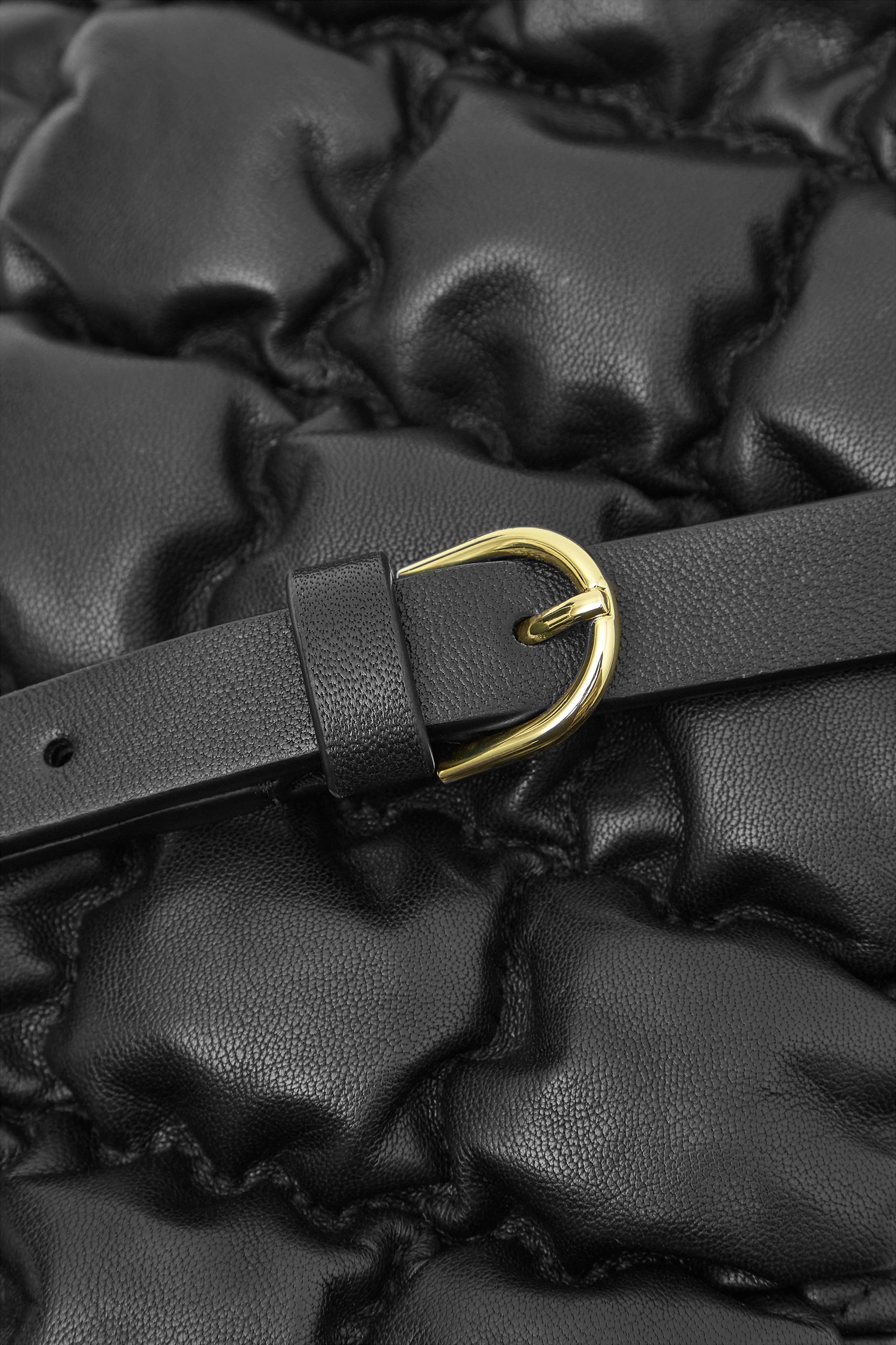Grösseres Bild ansehen: GESTEPPTE UMHÄNGETASCHE - LEDER - SCHWARZ - DAMEN | H&M CH 5