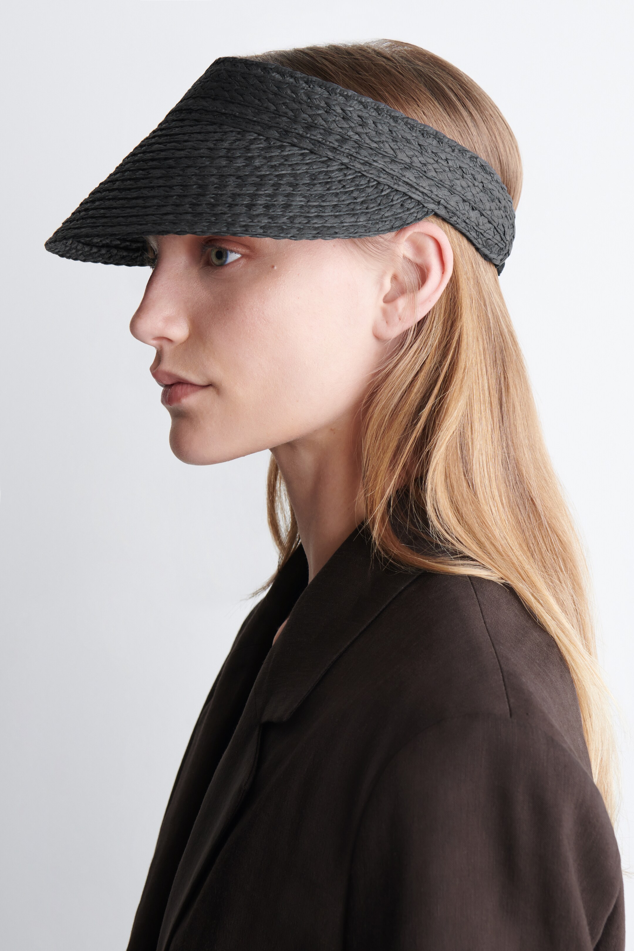 Visualizza immagine più grande: VISIERA IN PAGLIA DI CARTA INTRECCIATA - NERO - DONNA | H&M IT 2