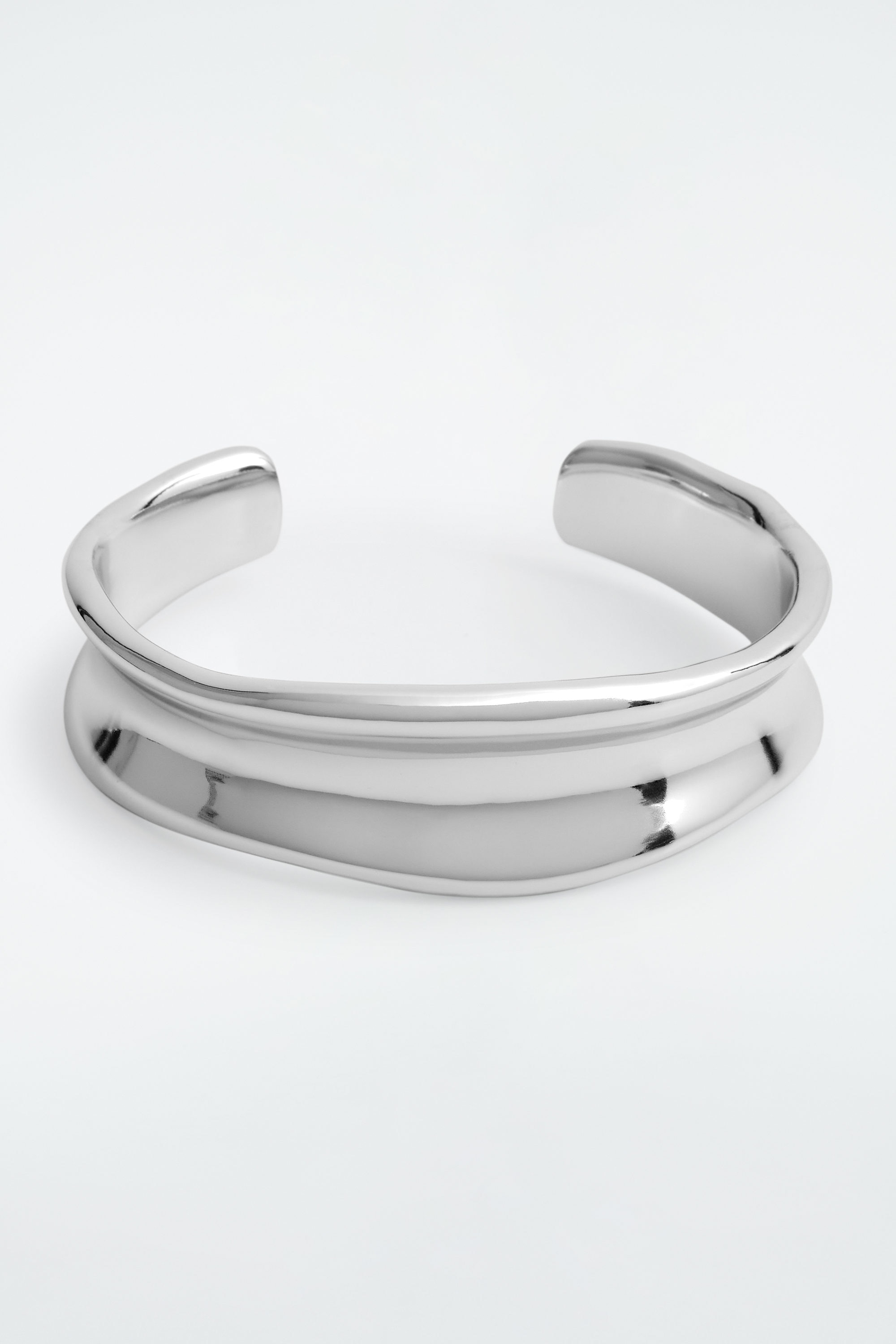SLIM SCULPTED CUFF - SILVER | COS US
