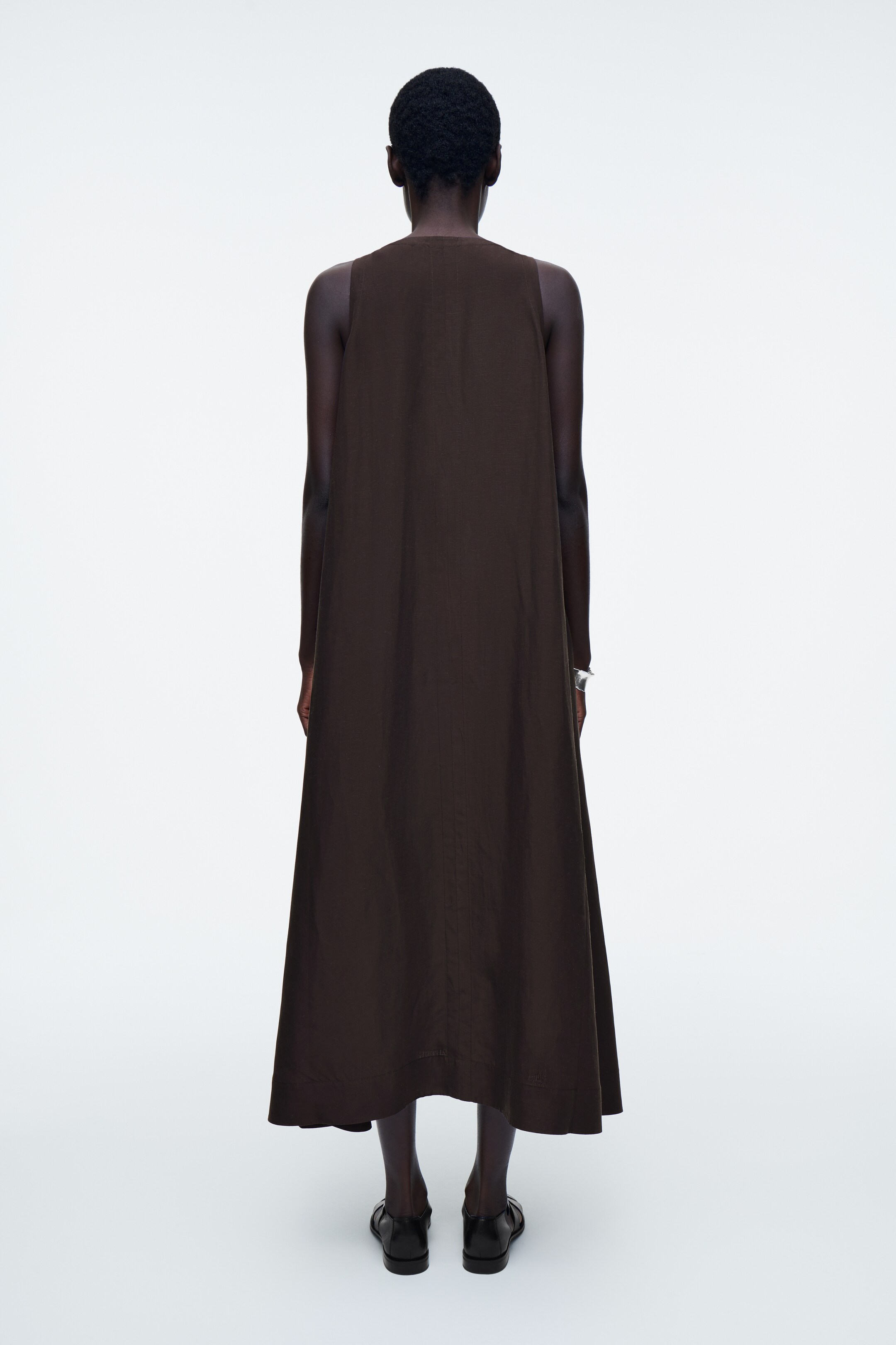 Agrandir l'image: ROBE LONGUE TRAPÈZE EN LIN MÉLANGÉ - BRUN - FEMME | H&M CH 3