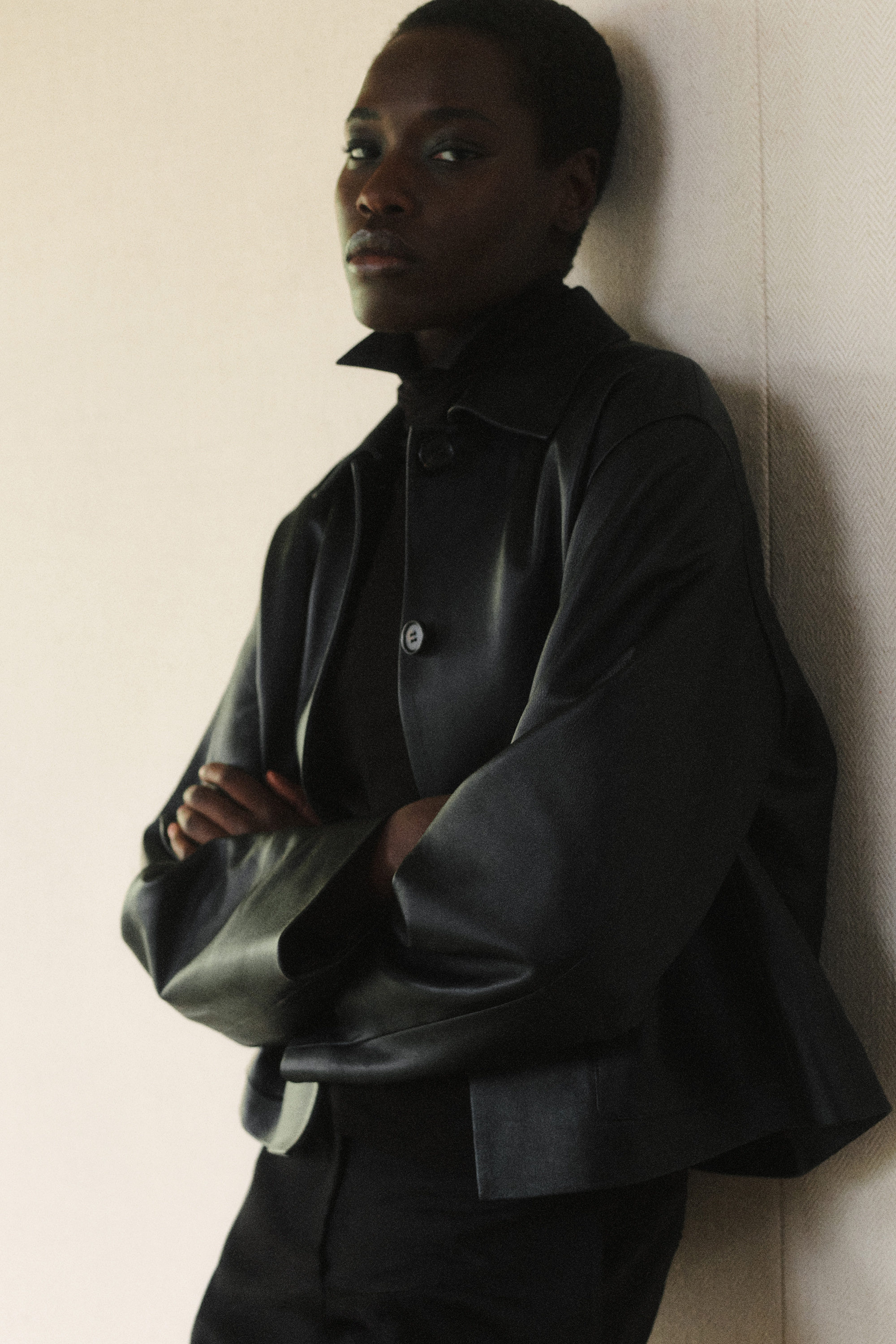BOXY COLLARED LEATHER JACKET - BLACK | COS